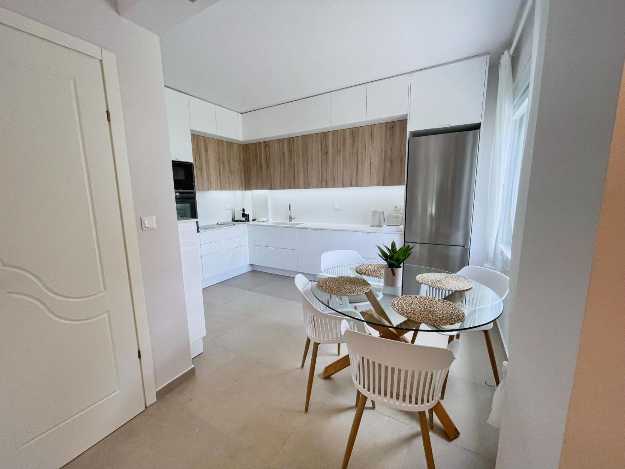 Holiday home Seas The Day - Beachfront, Amazing Sea Views