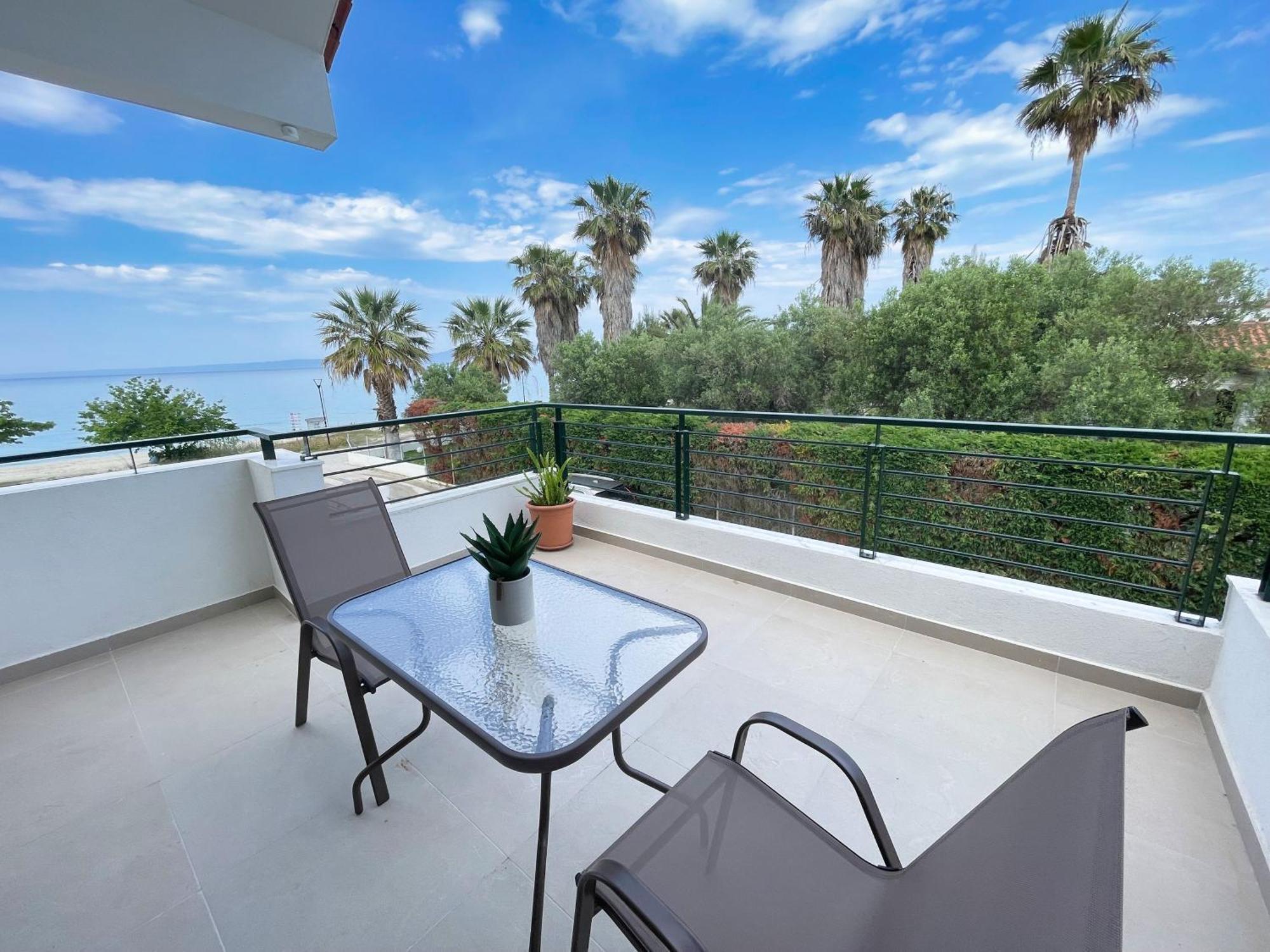Holiday home Seas The Day - Beachfront, Amazing Sea Views Pefkochori