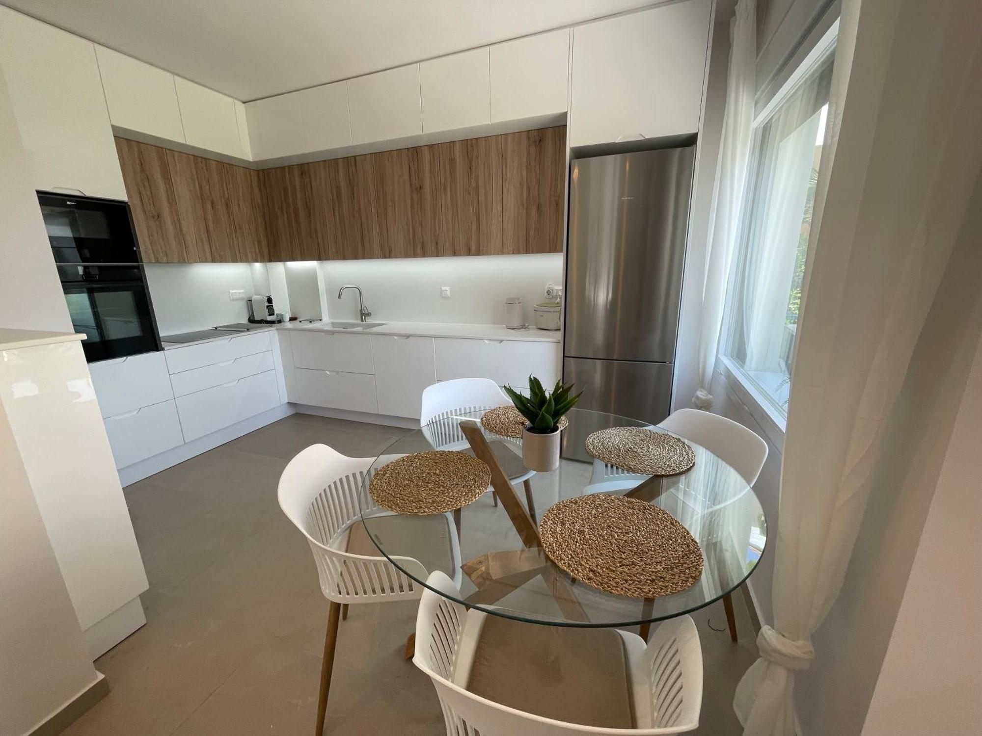 Seas The Day - Beachfront, Amazing Sea Views