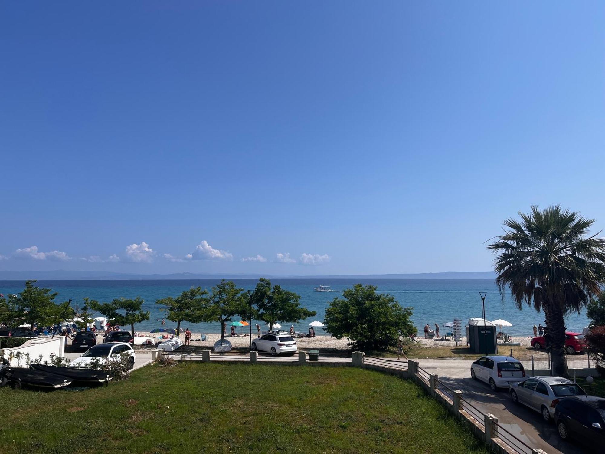 Holiday home Seas The Day - Beachfront, Amazing Sea Views Pefkochori