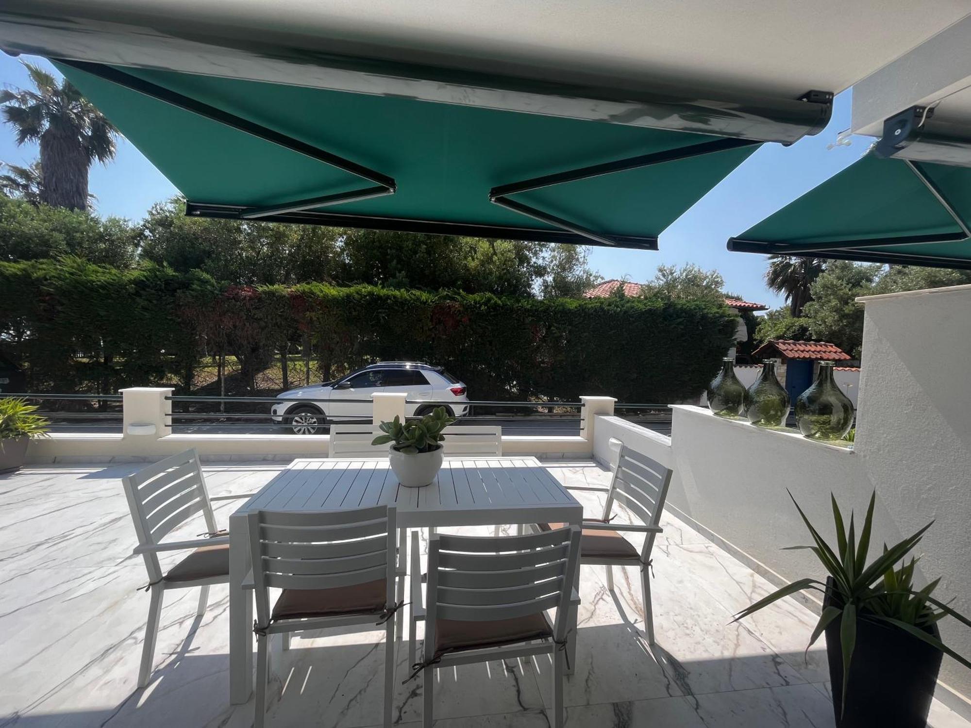 Seas The Day - Beachfront, Amazing Sea Views Pefkochori