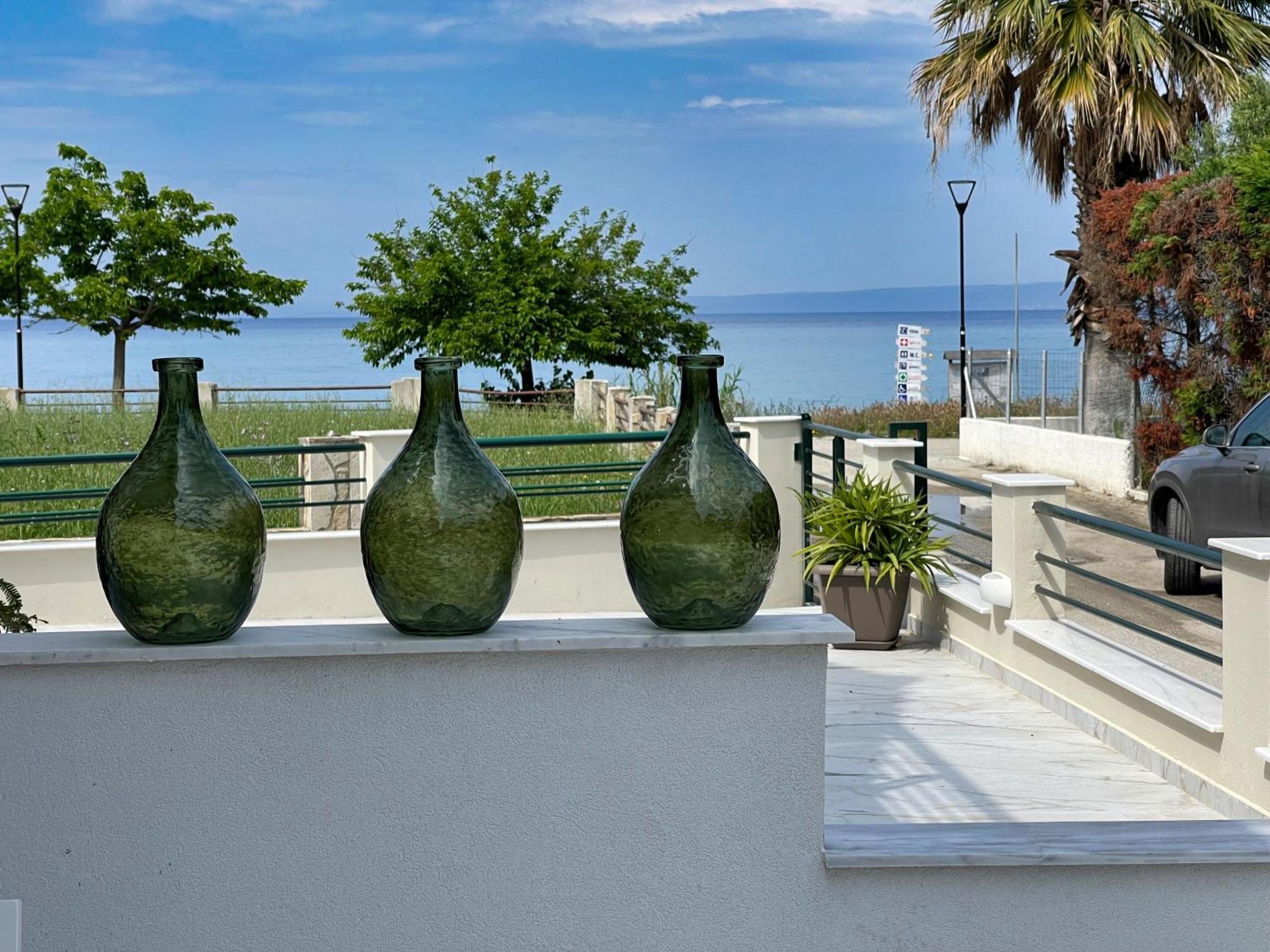 Paradise Overlook - Beachfront *