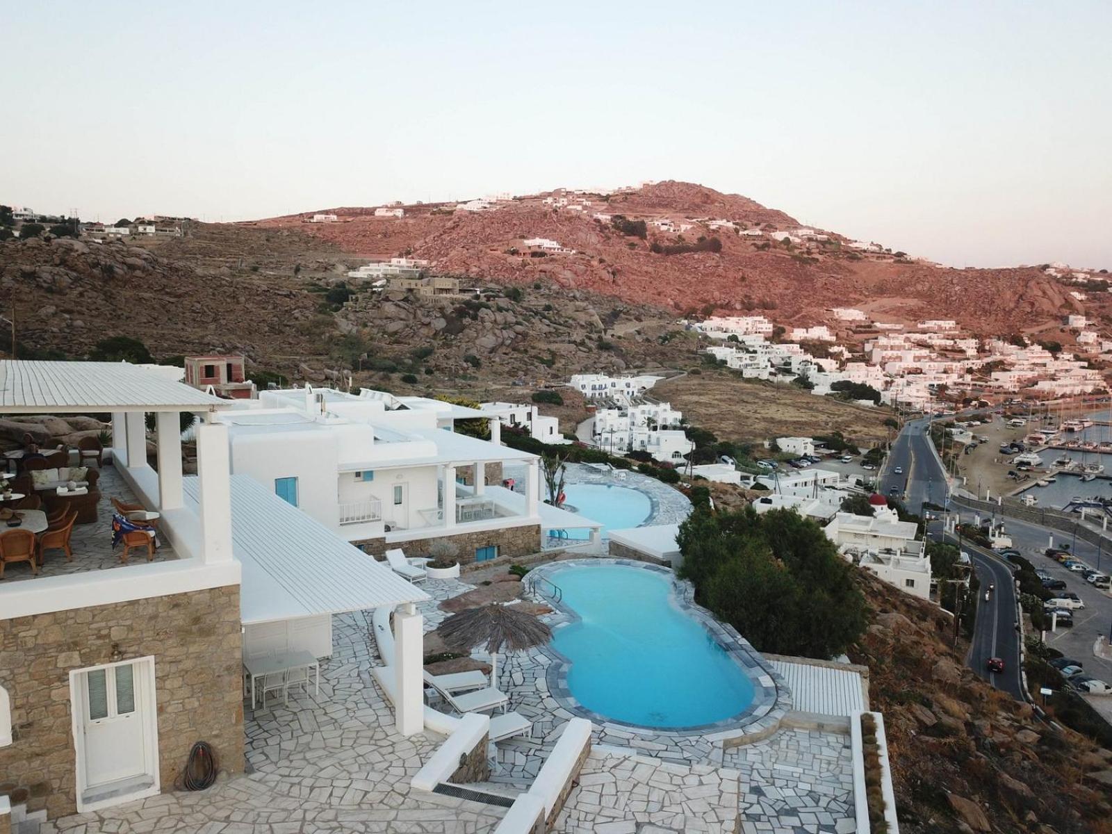 Aparthotel Adikri & 3*