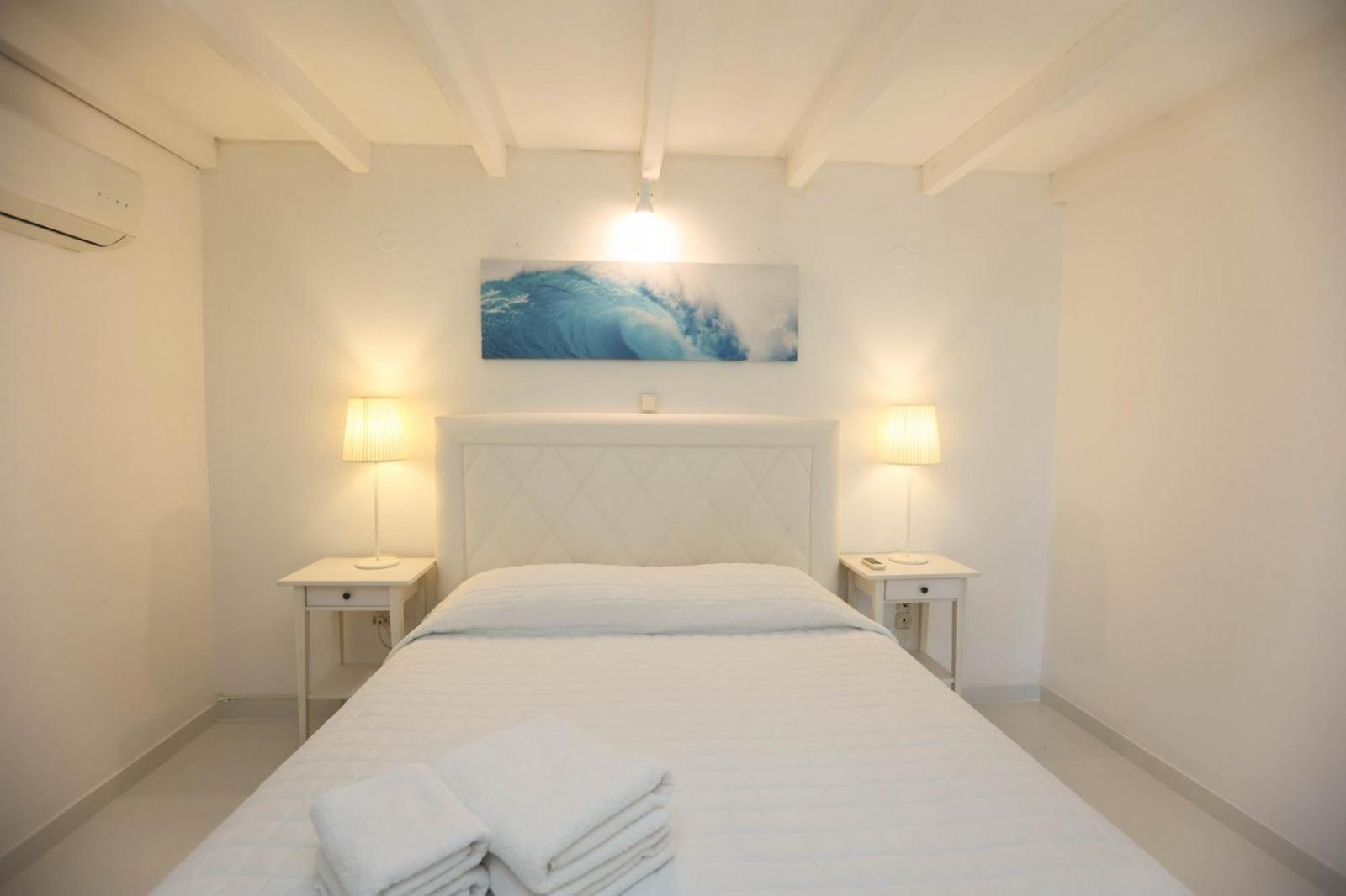 Adikri & Aparthotel Tourlos