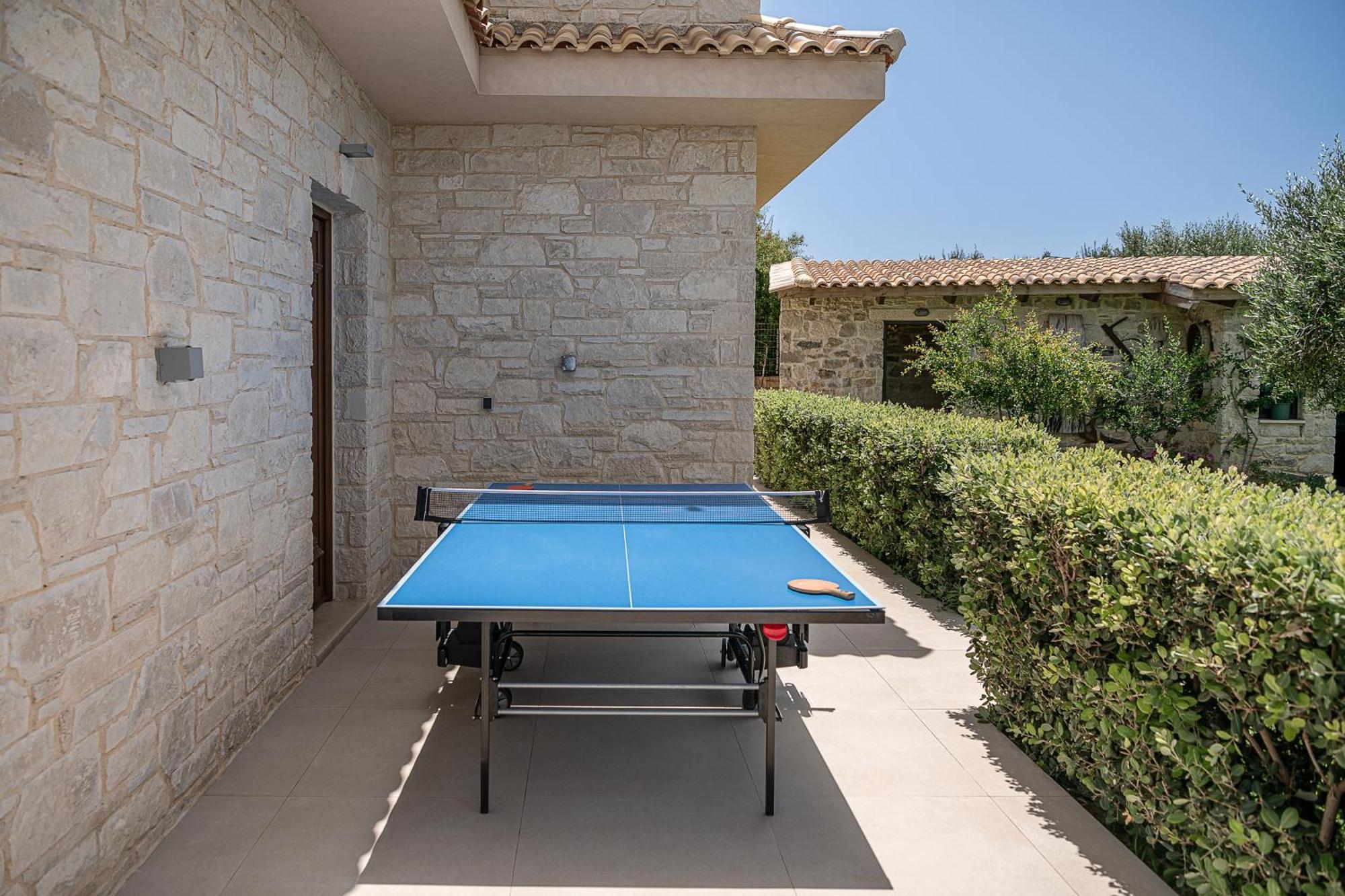 Aloni Villa *