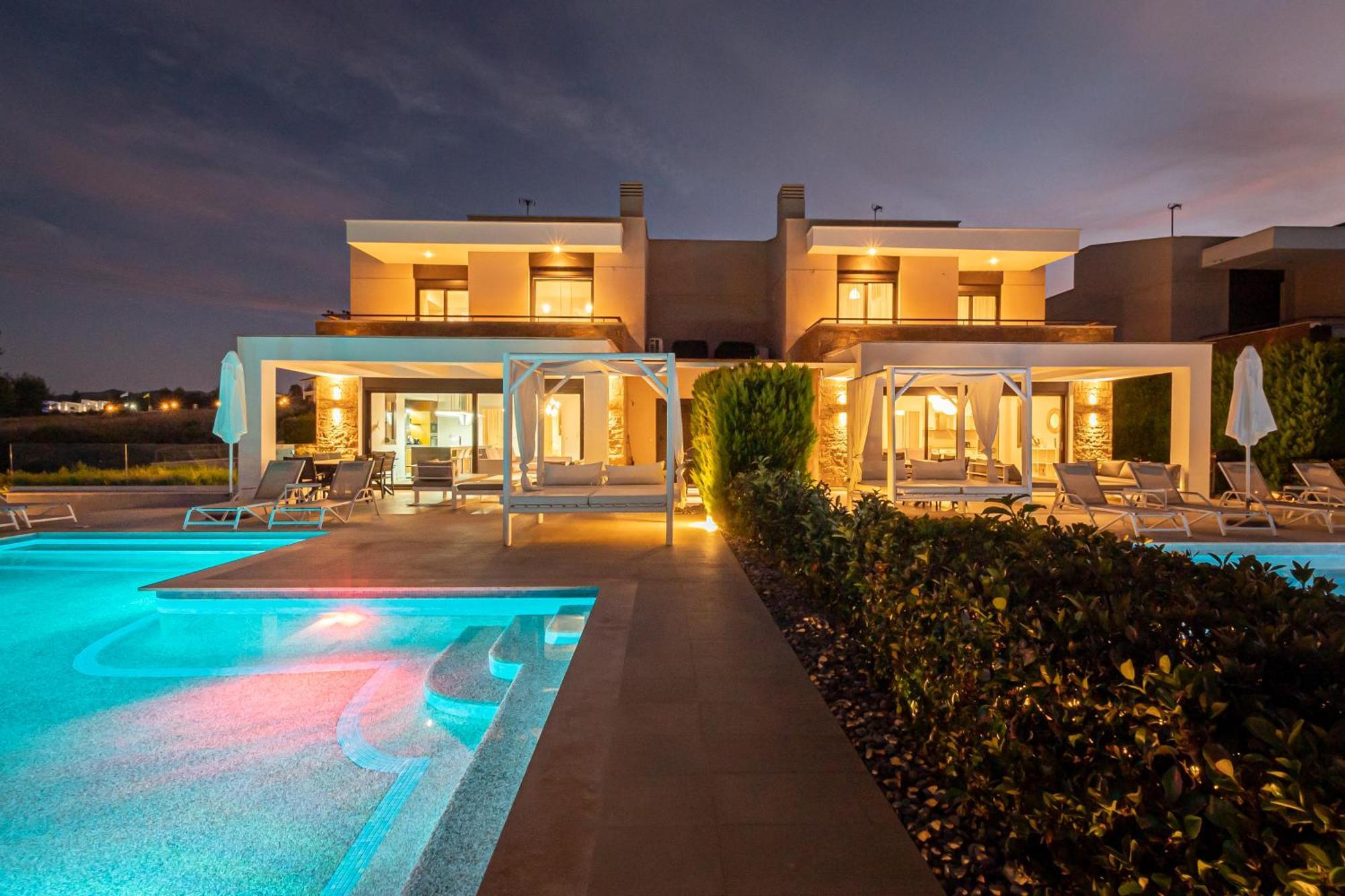 Bellevue With Private Pool Villa