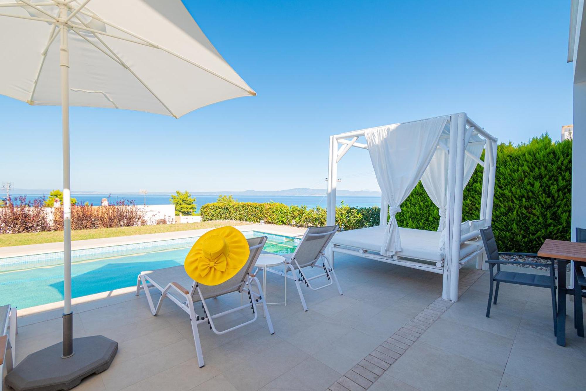 Bellevue With Private Pool *