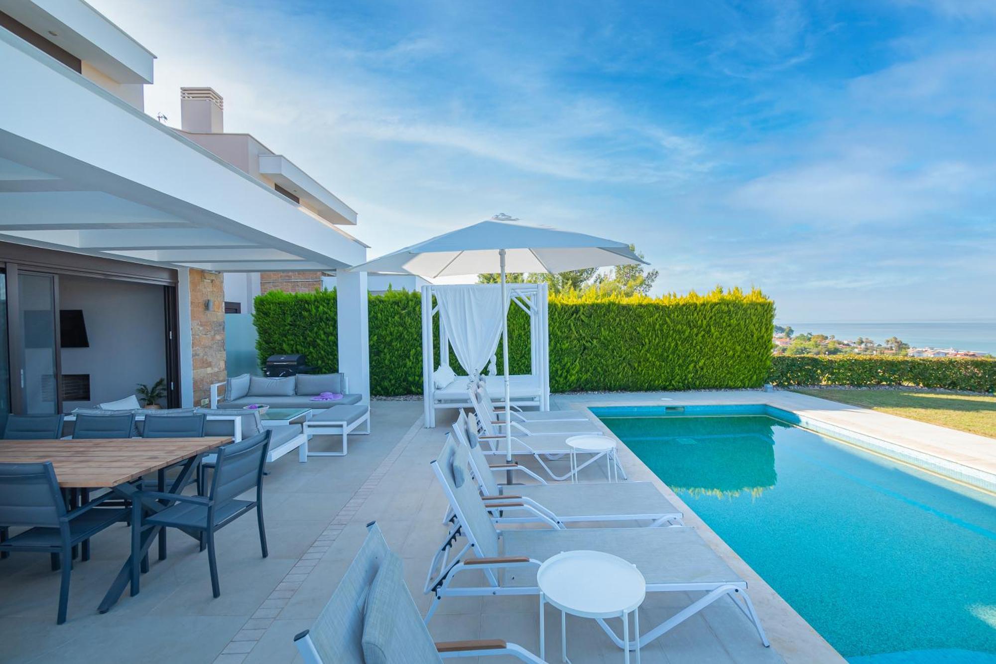 Bellevue With Private Pool Villa
