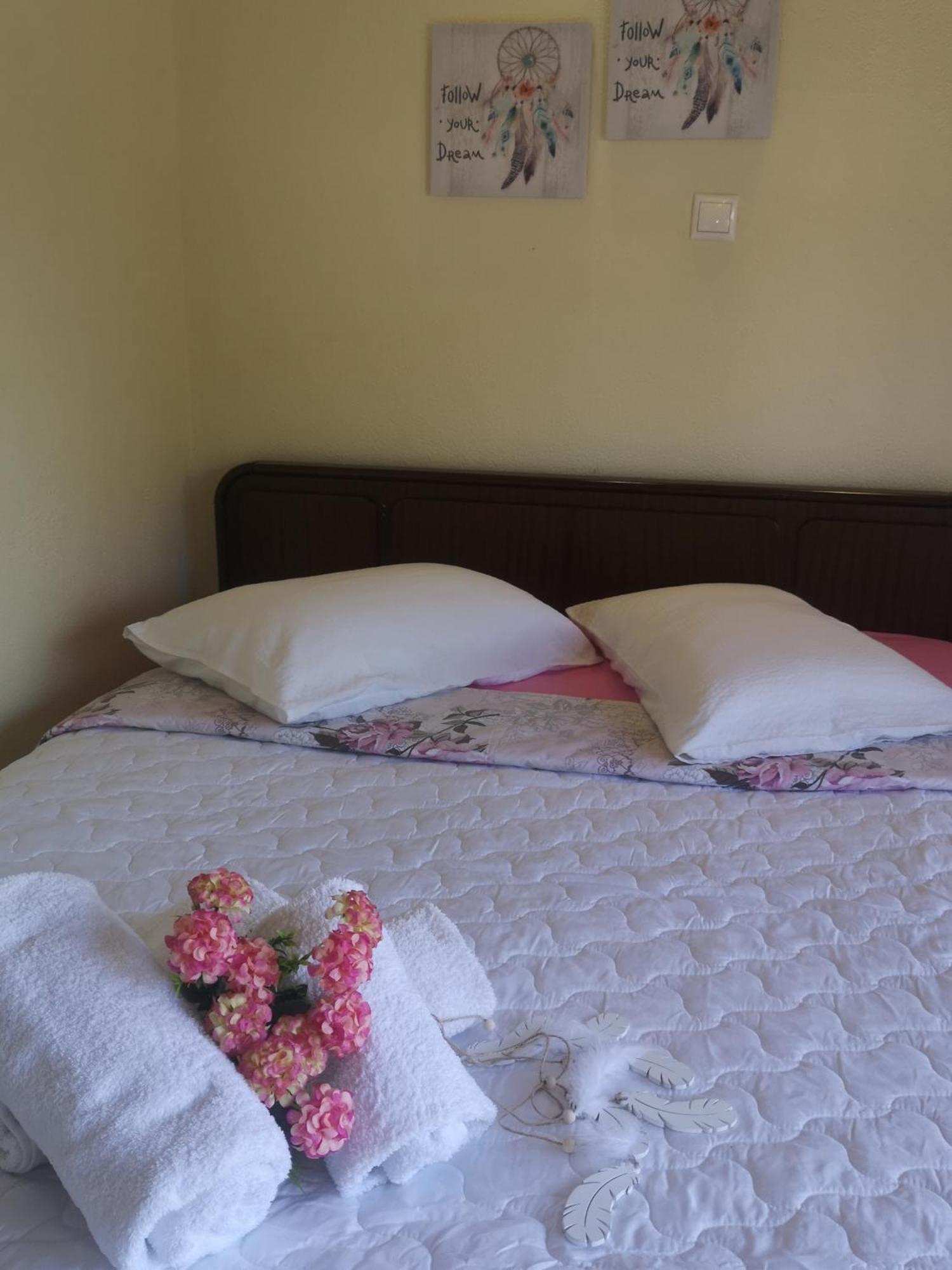 Makis Nest Aparthotel
