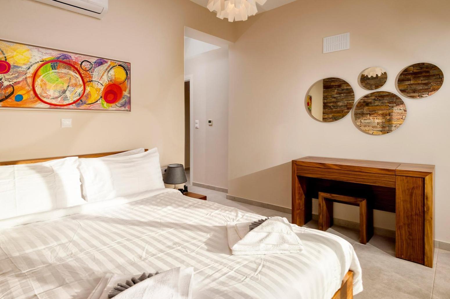 Villa Luxurious Akri - With Private Heated Pool *