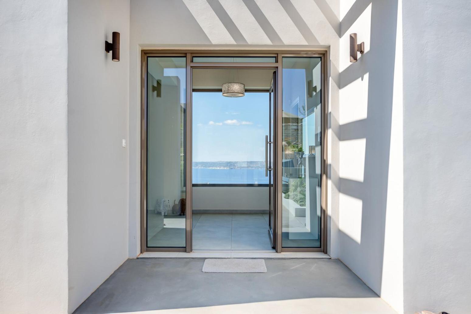 Luxurious Akri - With Private Heated Pool