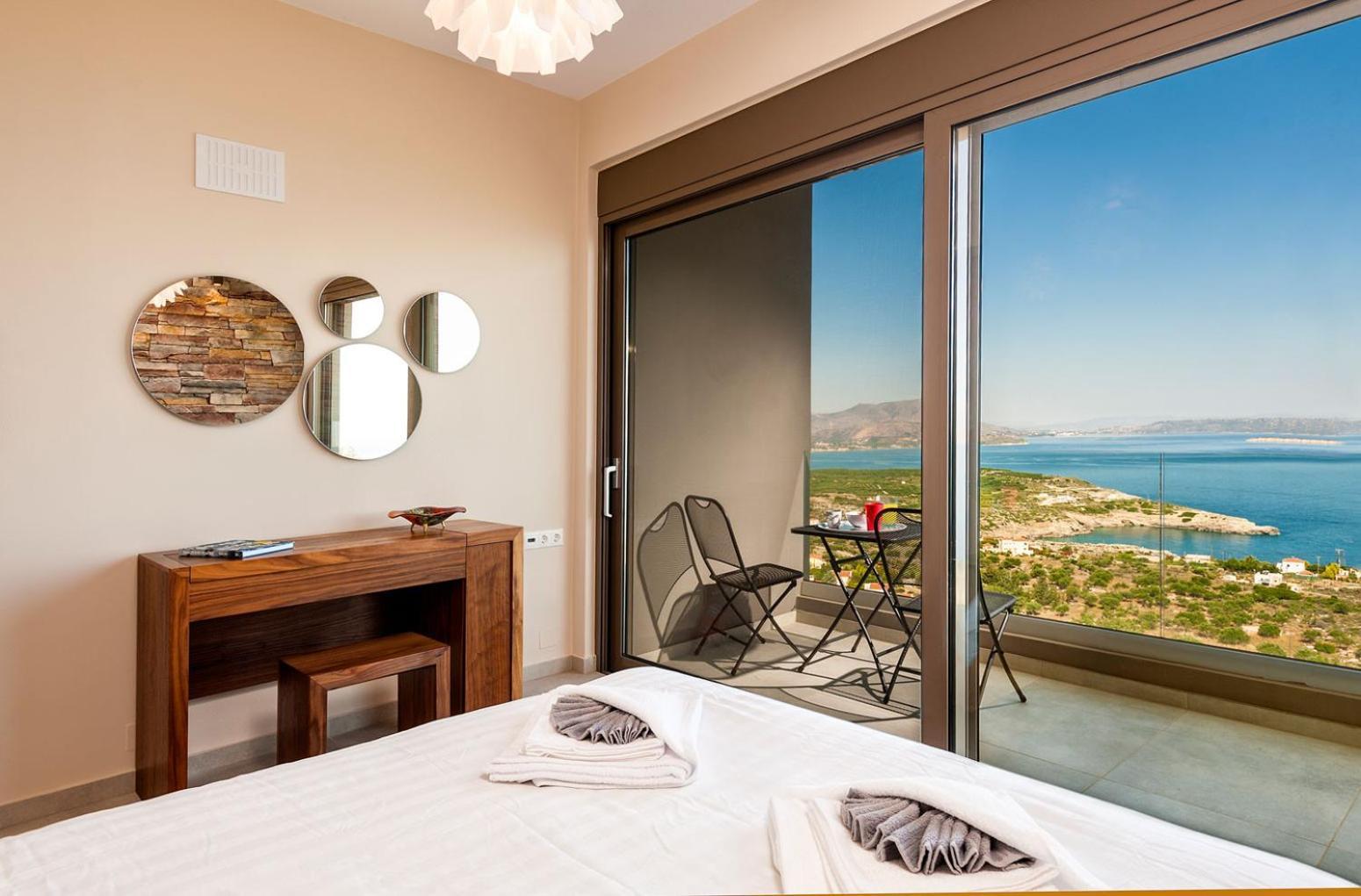 Luxurious Akri - With Private Heated Pool * Almyrida (Crete)