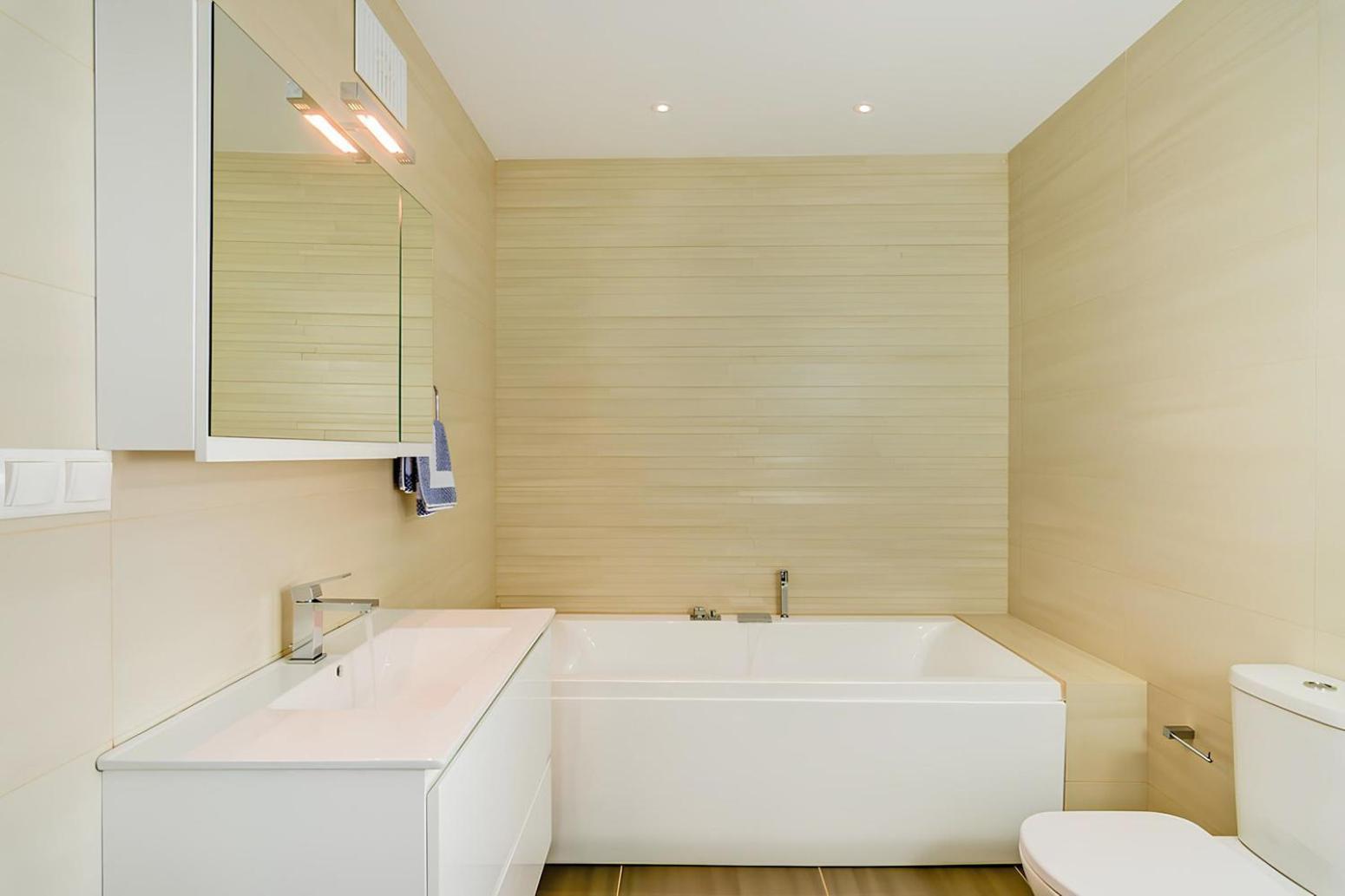 Villa Luxurious Akri - With Private Heated Pool *