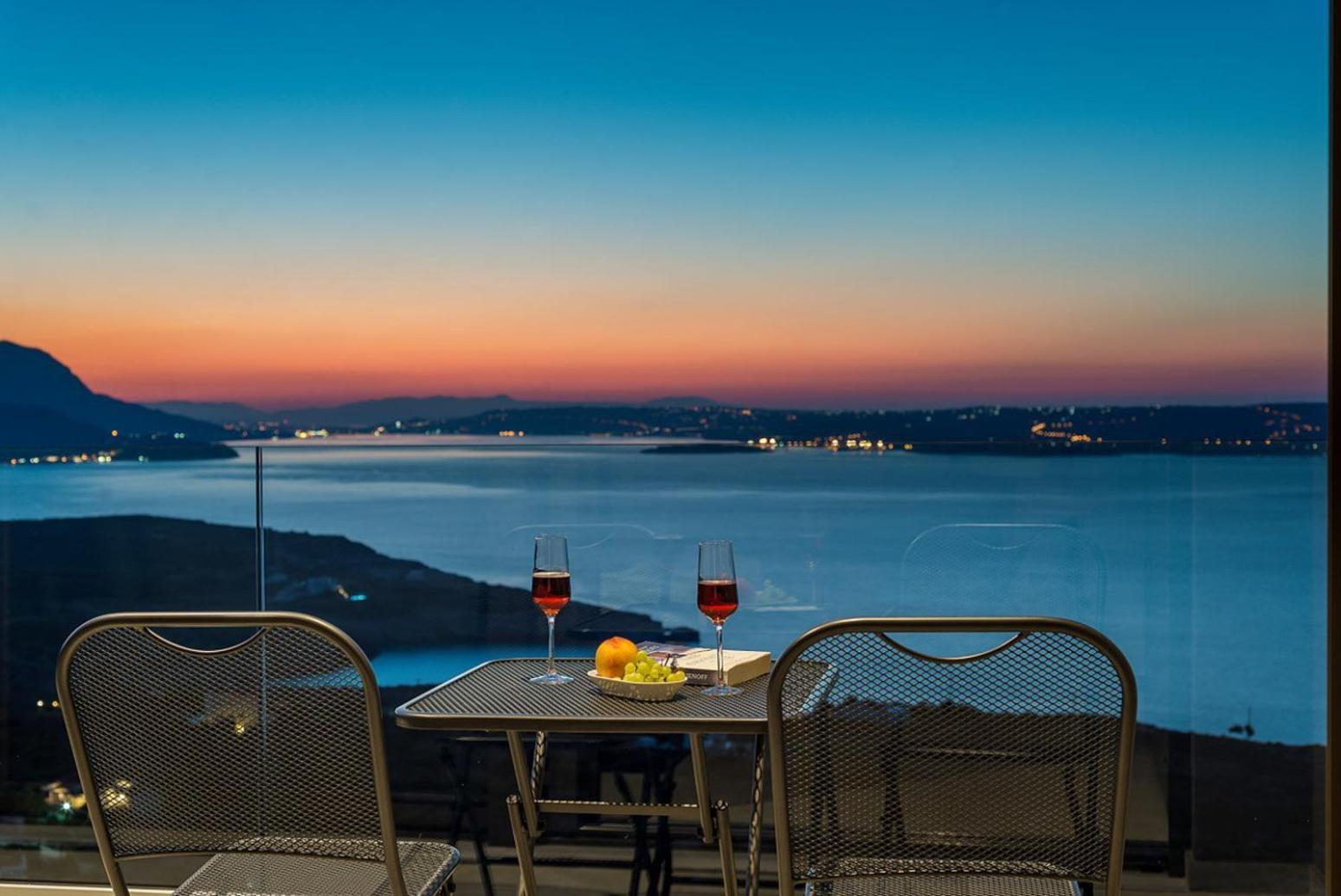 Villa Luxurious Akri - With Private Heated Pool