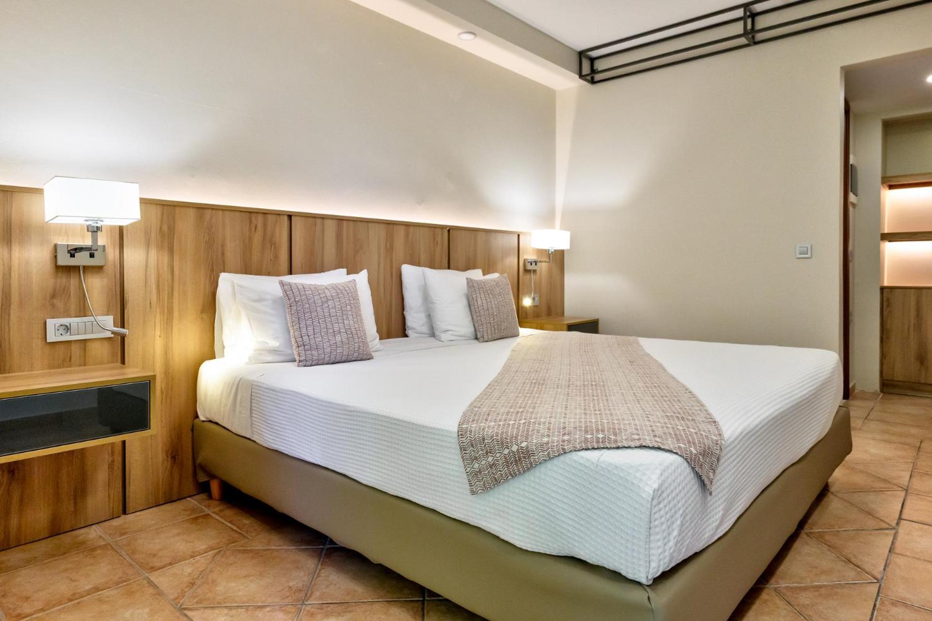 White Olive Premium Hotel 4*