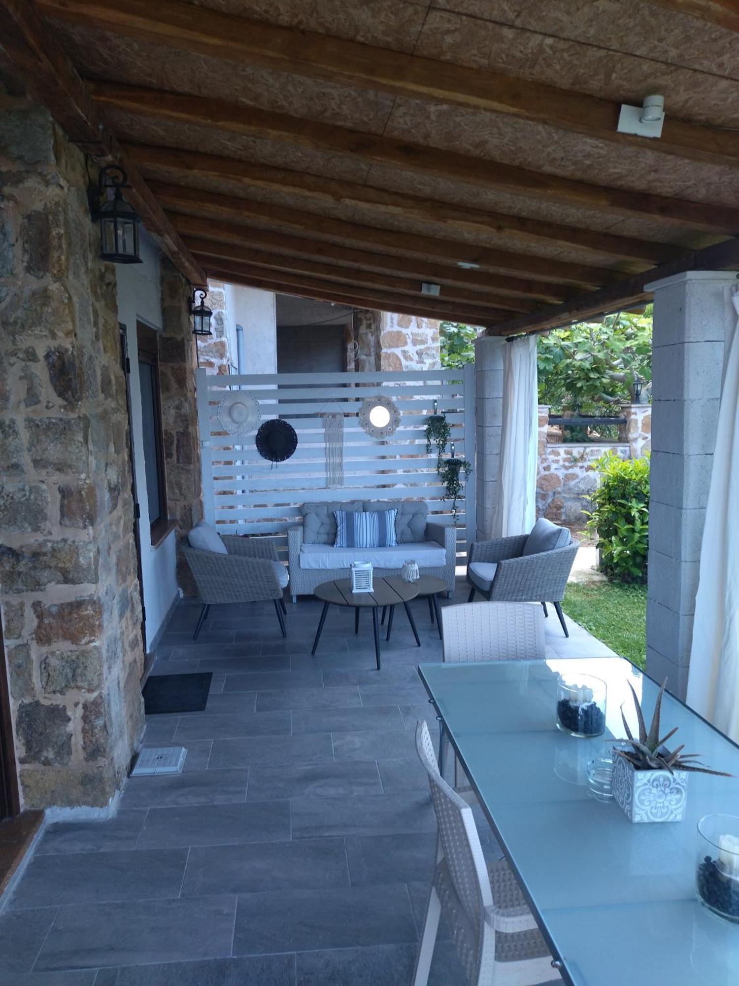 Stonehouse & Casa Al Sole E Al Mare Holiday home