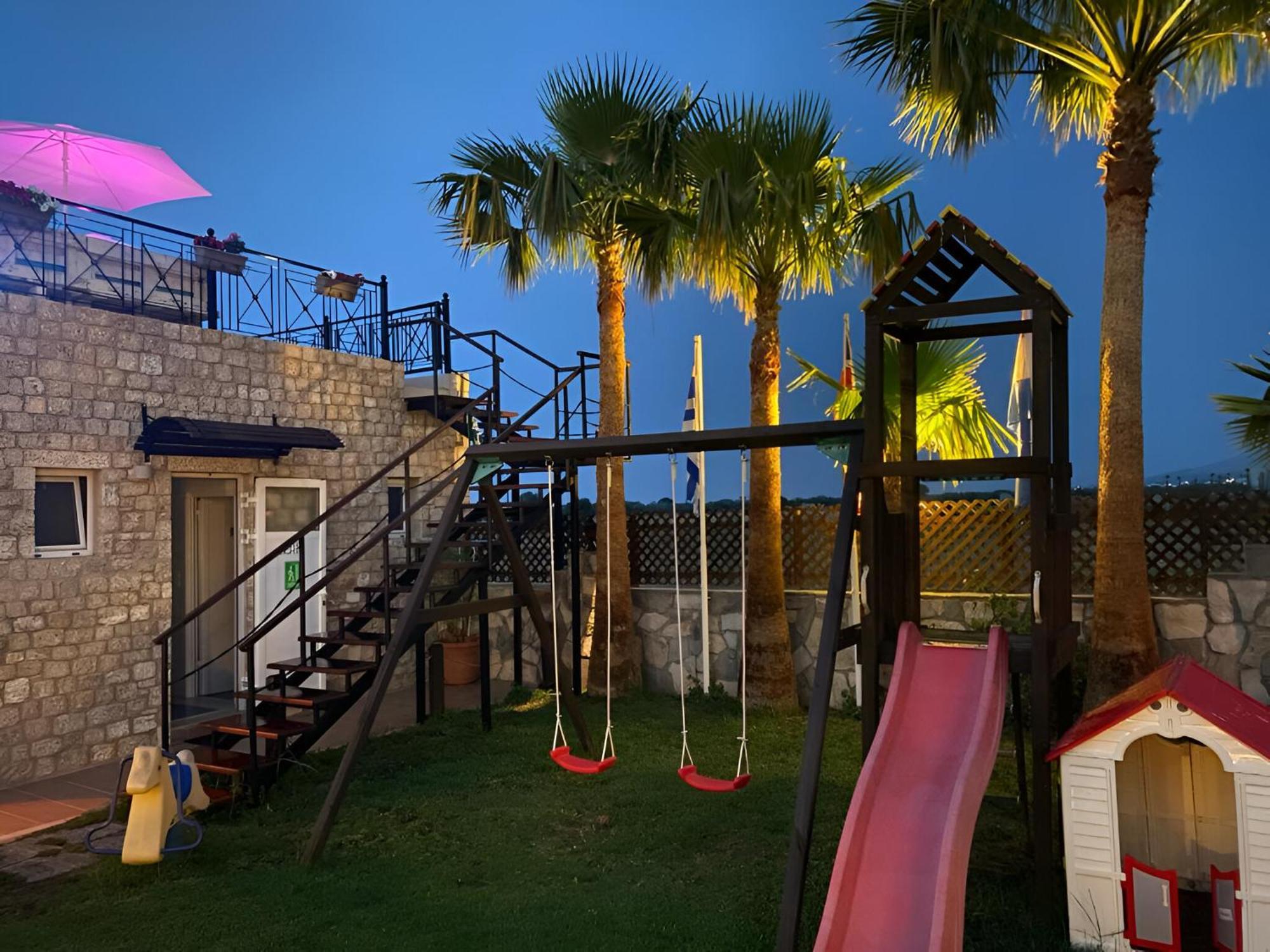 Socrates Aparthotel