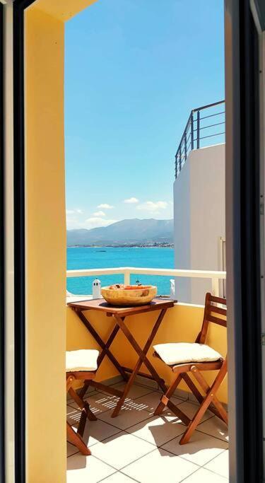 1 Bedroom Renovated By The Sea-summermemories Apartment *