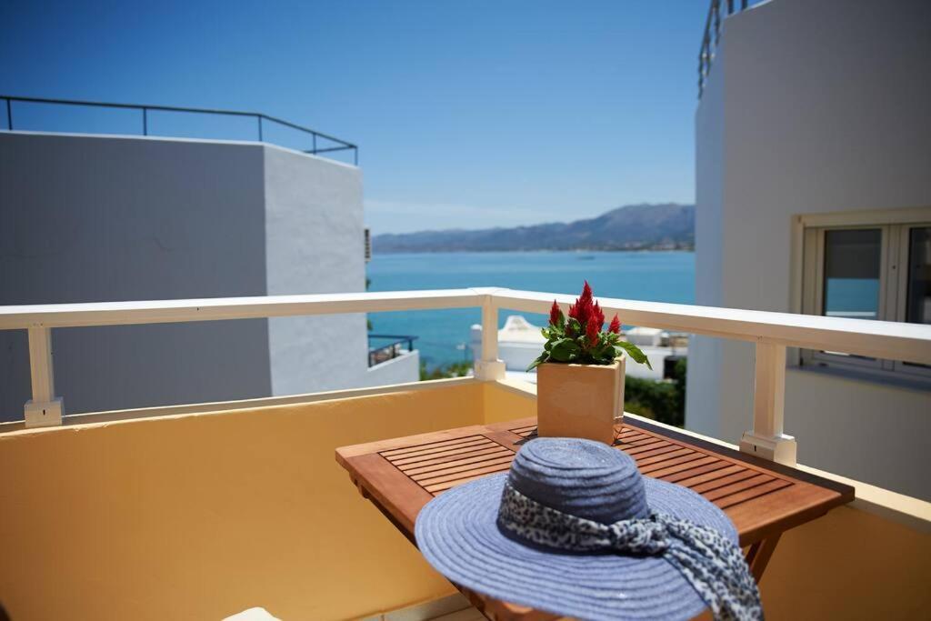 1 Bedroom Renovated By The Sea-summermemories Apartment Stalida