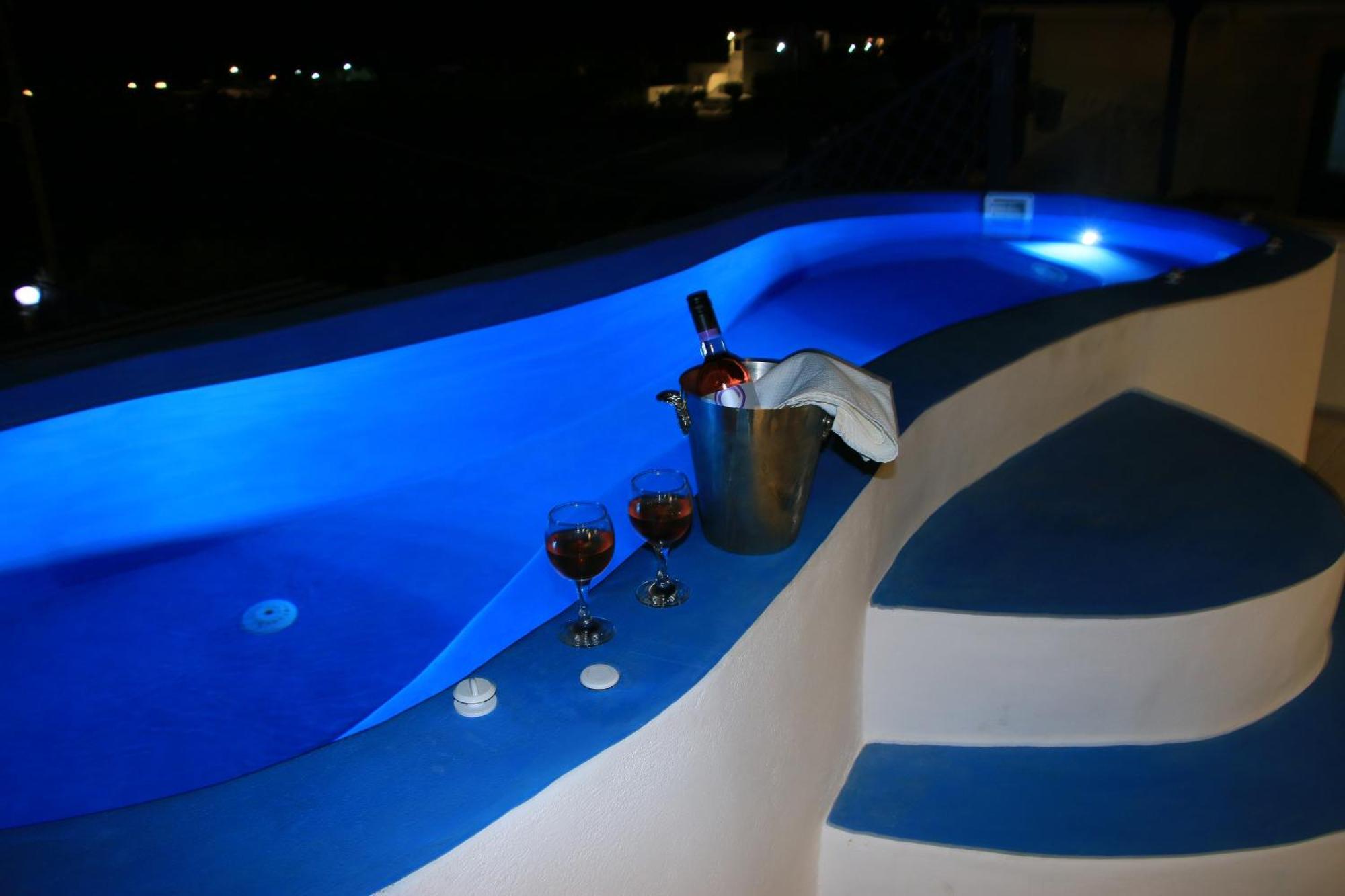Honeymoon Perivolos (Santorini)