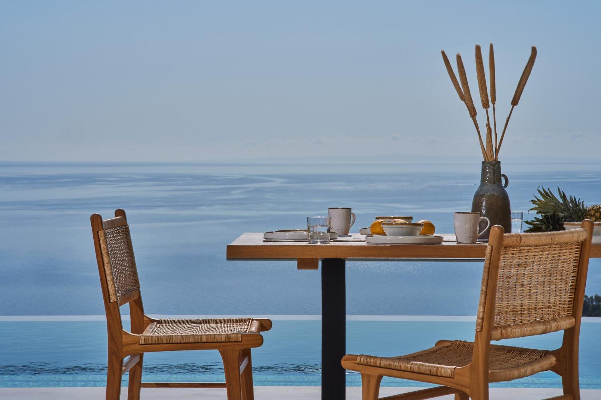 Thelxi's Ii - Brand New Seaview Suite! *