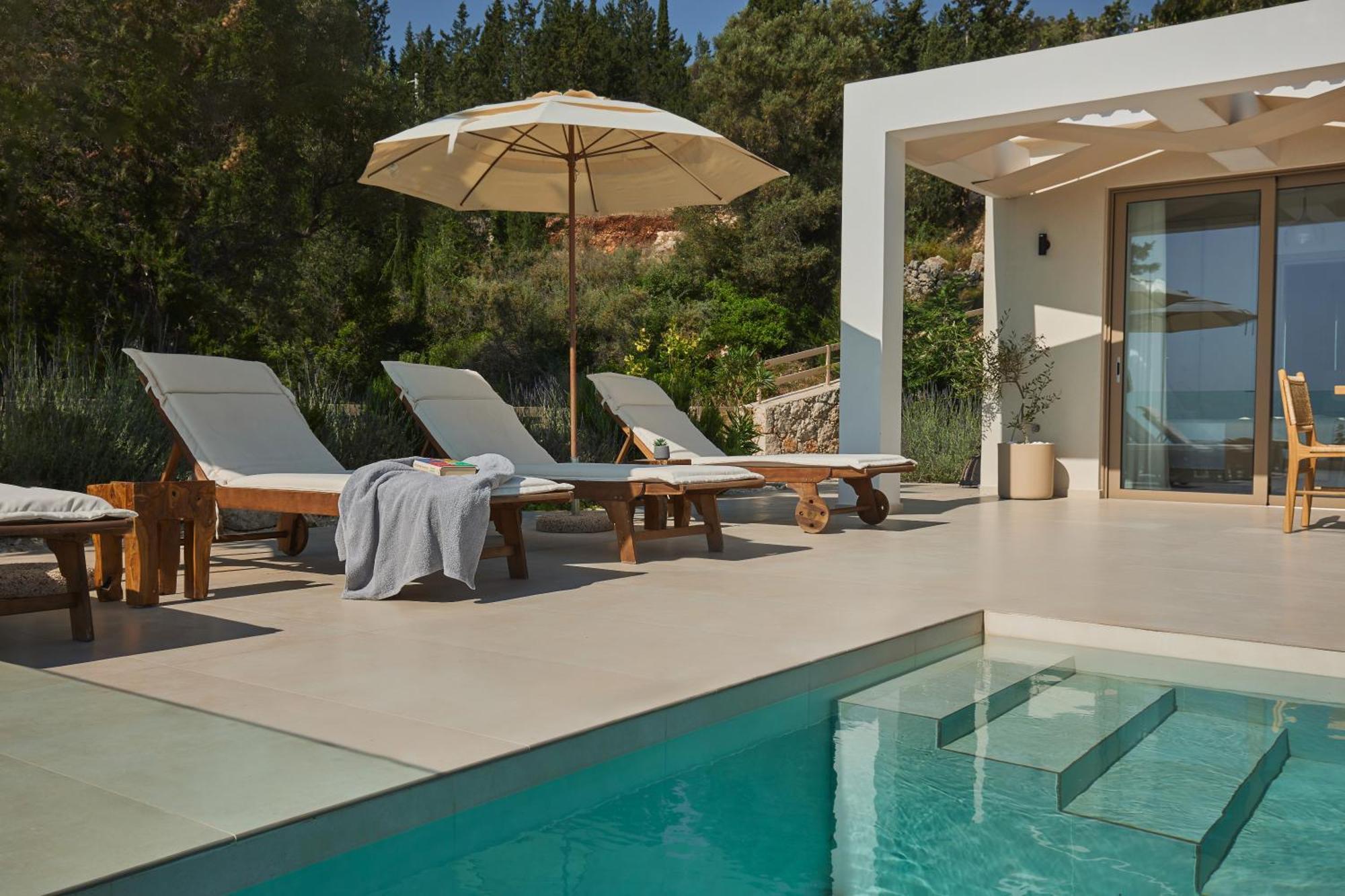 Villa Thelxi's Ii - Brand New Seaview Suite! *