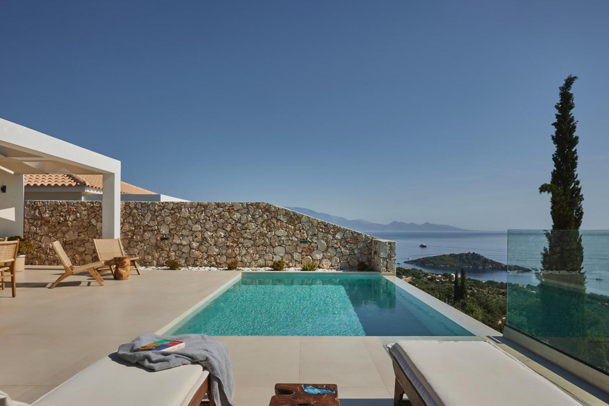 Thelxi's Ii - Brand New Seaview Suite!