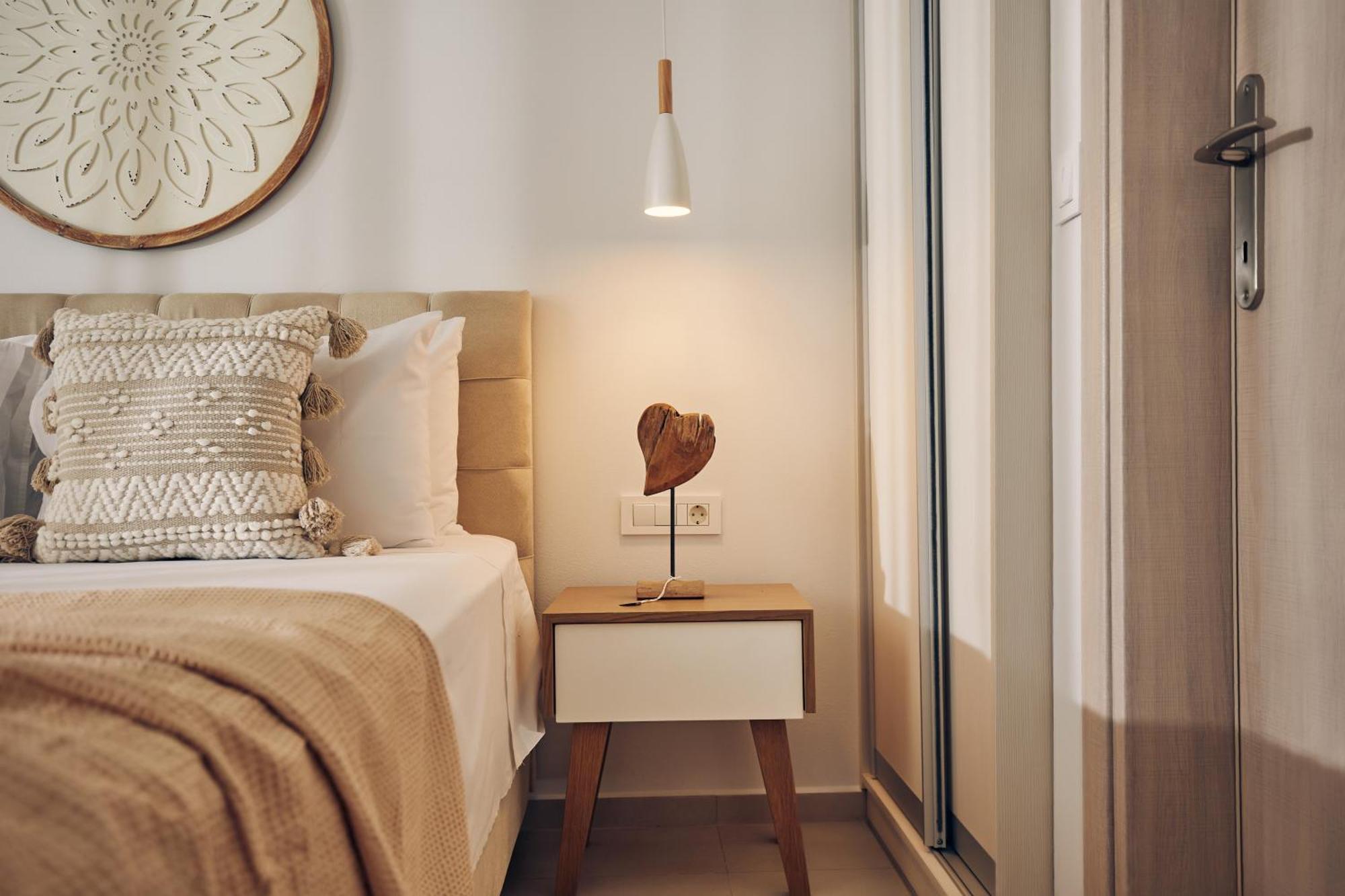 Thelxi's Ii - Brand New Seaview Suite! * Volimes