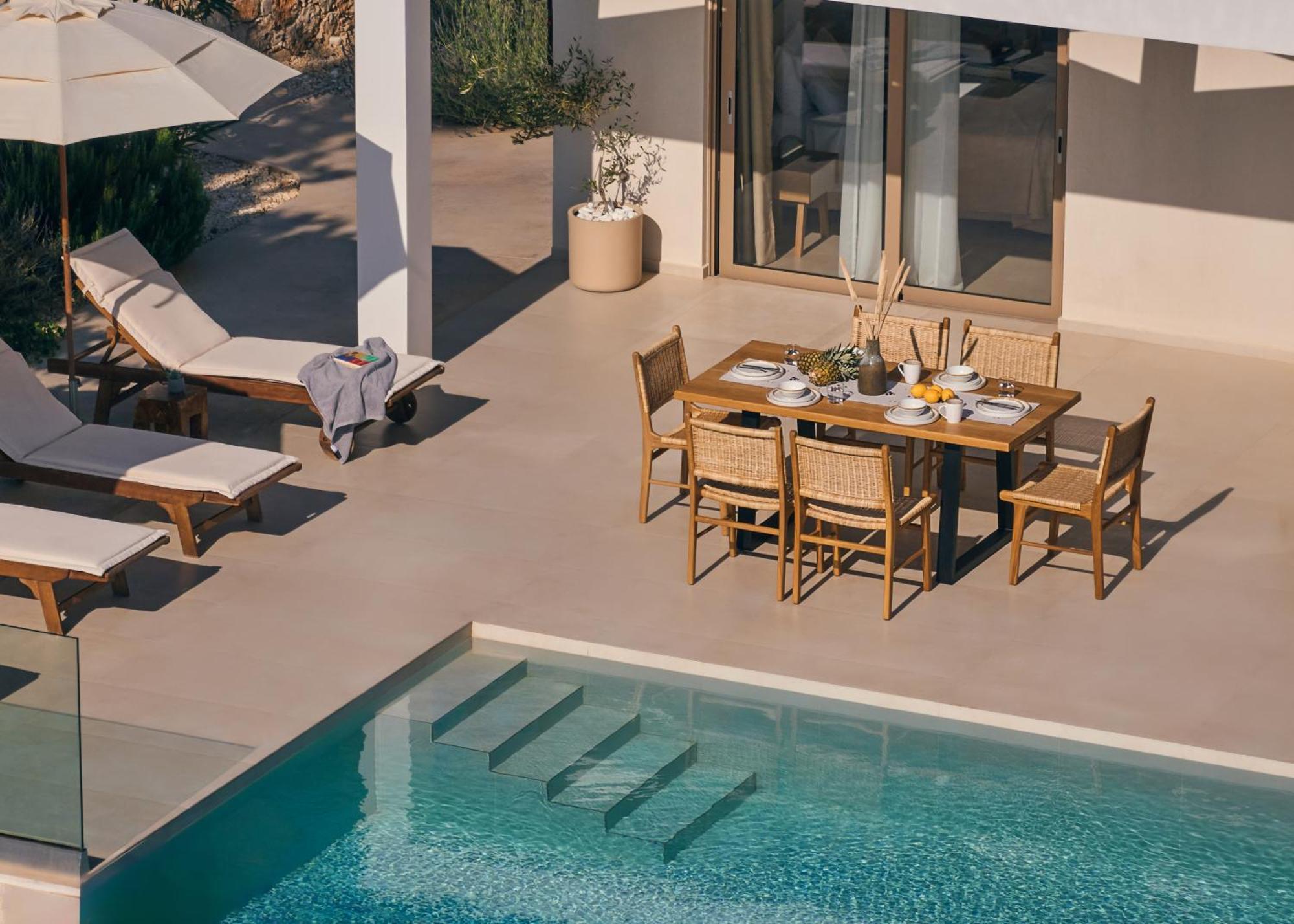 Thelxi's Ii - Brand New Seaview Suite!
