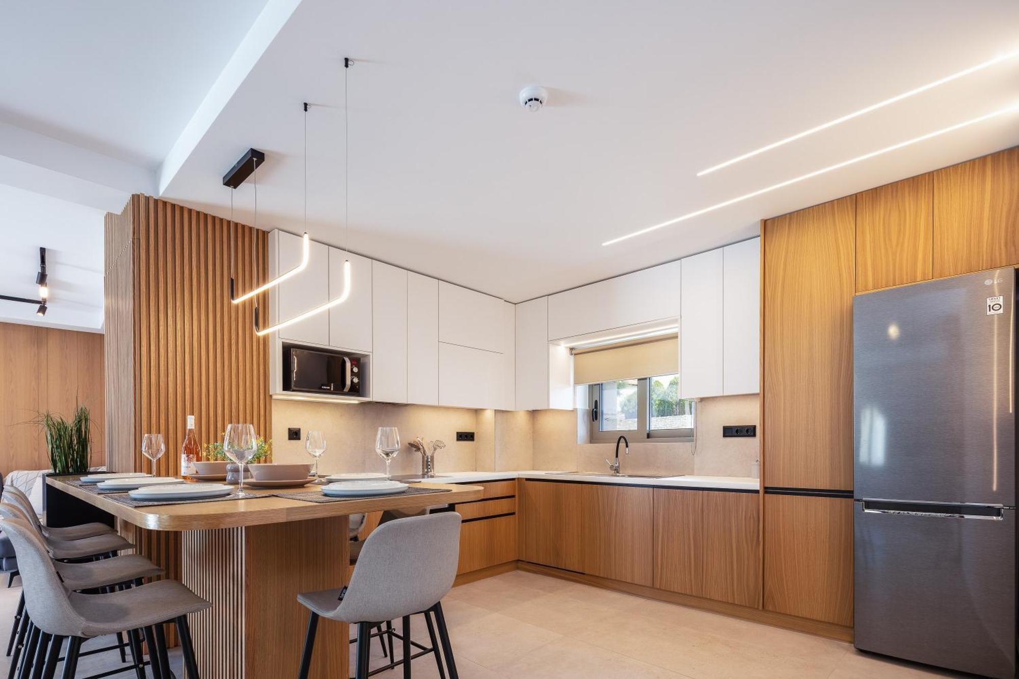 Marvelous New Luxury With Heated Pool! *