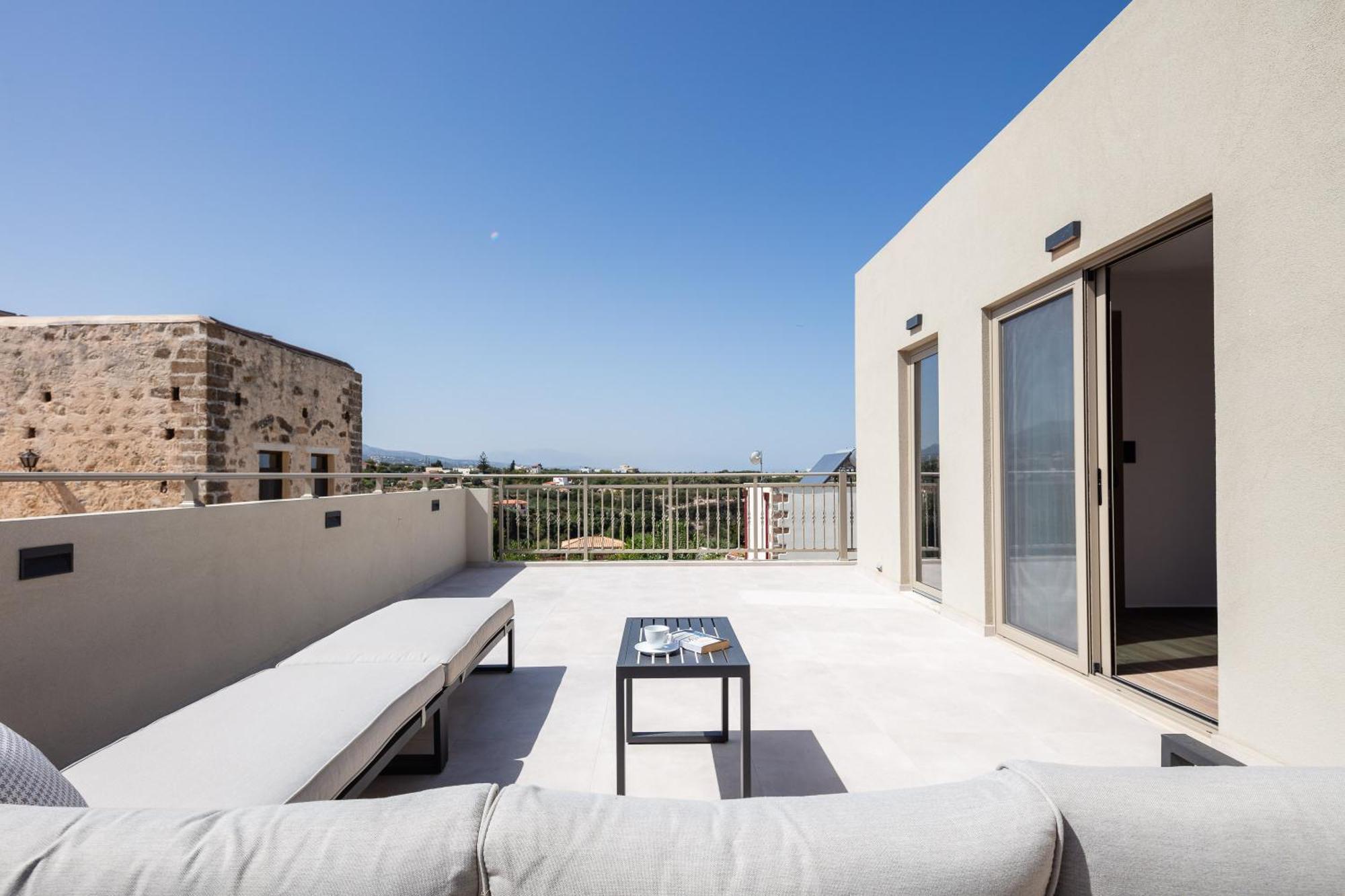 Marvelous New Luxury With Heated Pool!