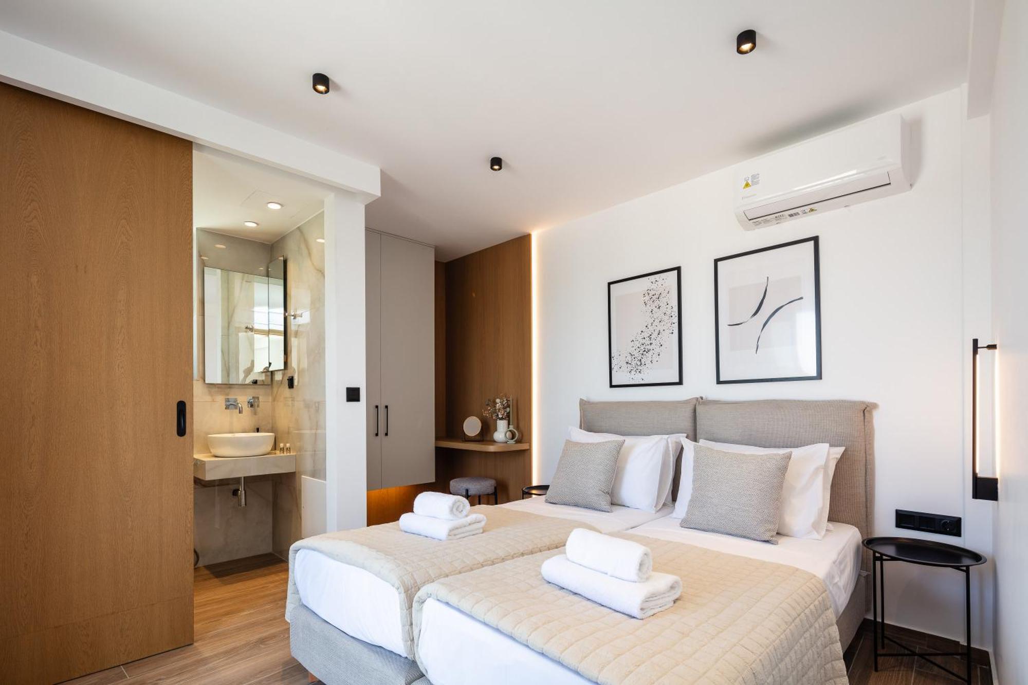 Marvelous New Luxury With Heated Pool! Asterion