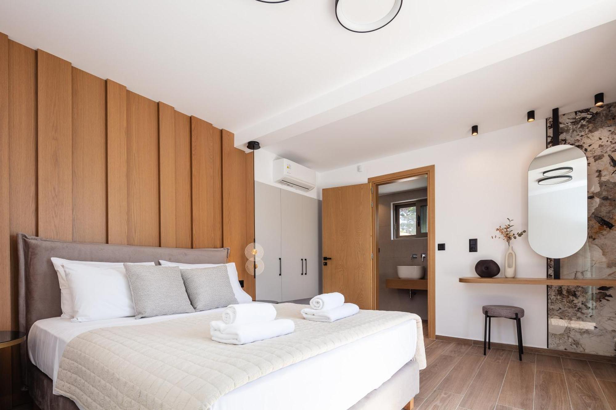 Marvelous New Luxury With Heated Pool! Villa *