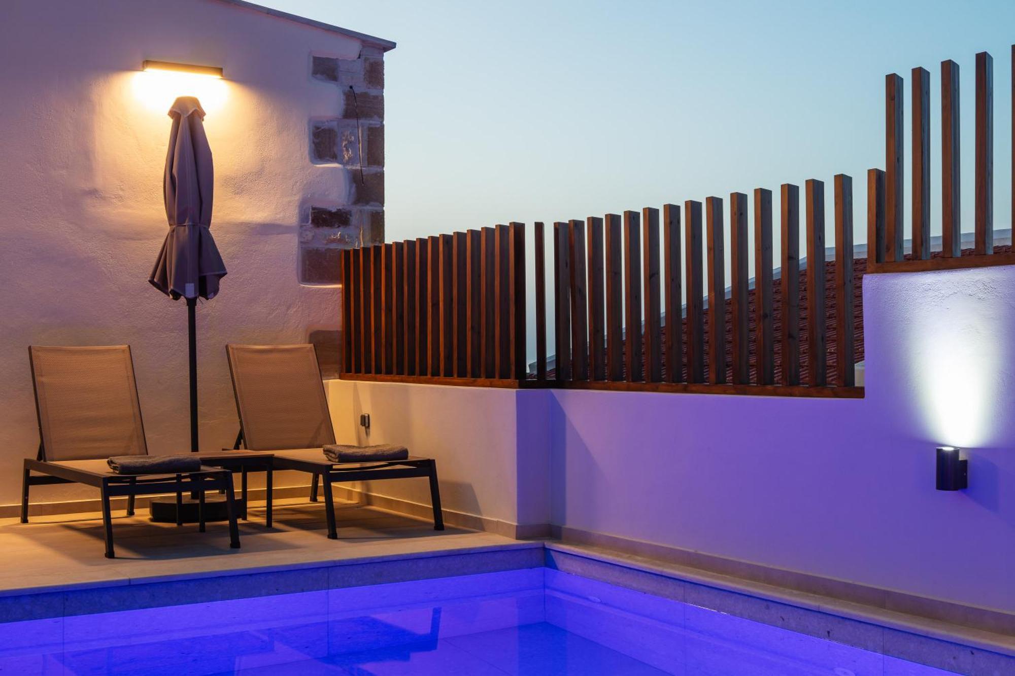 Marvelous New Luxury With Heated Pool! *