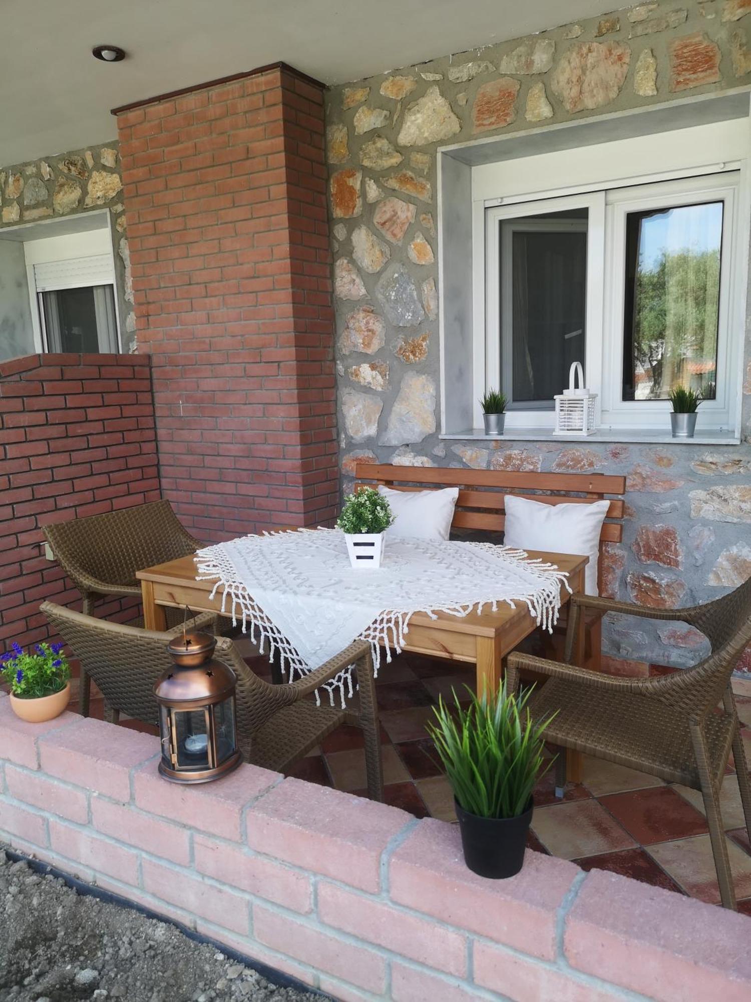 Aparthotel Makis Nest