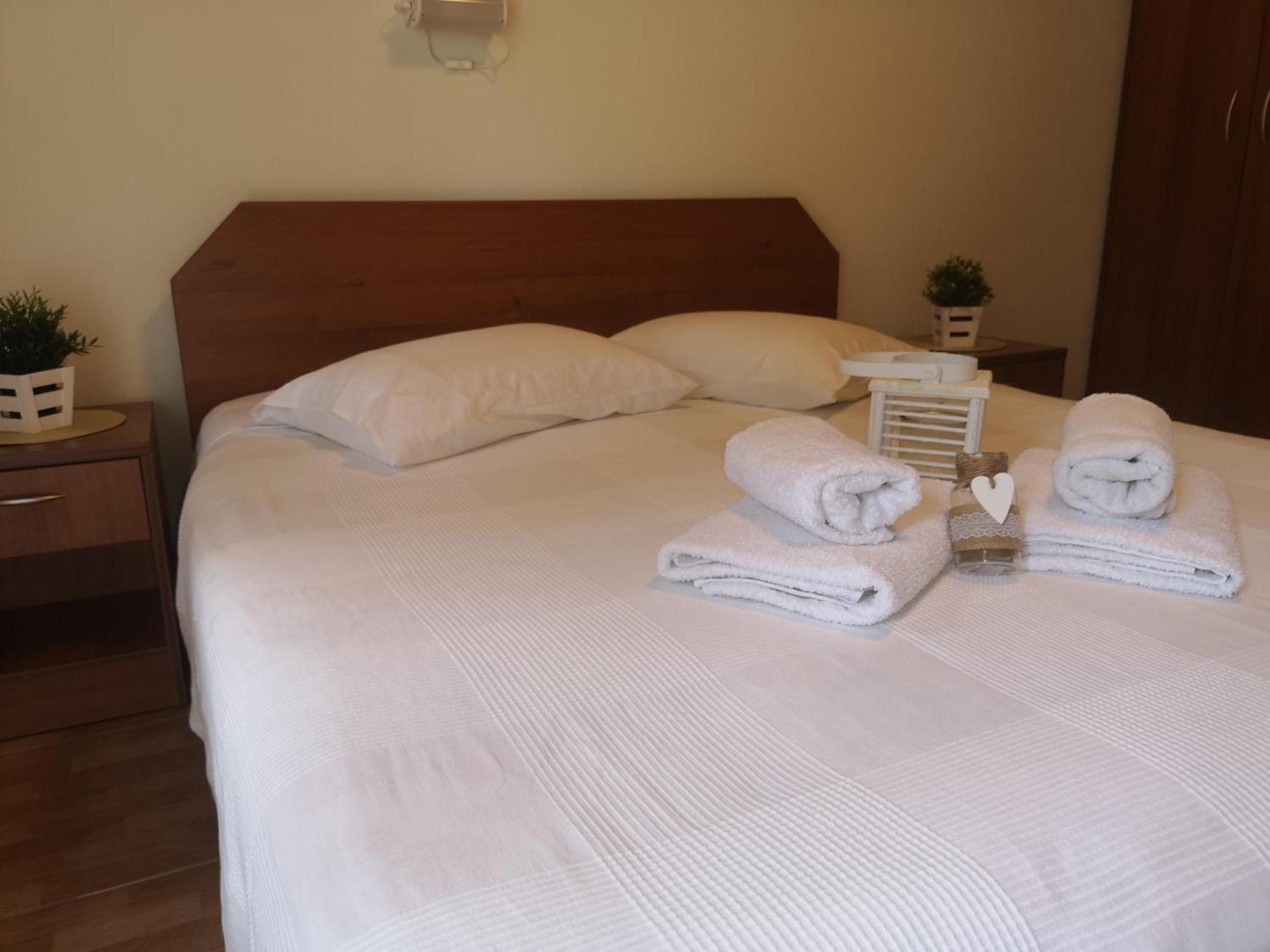 Makis Nest Aparthotel