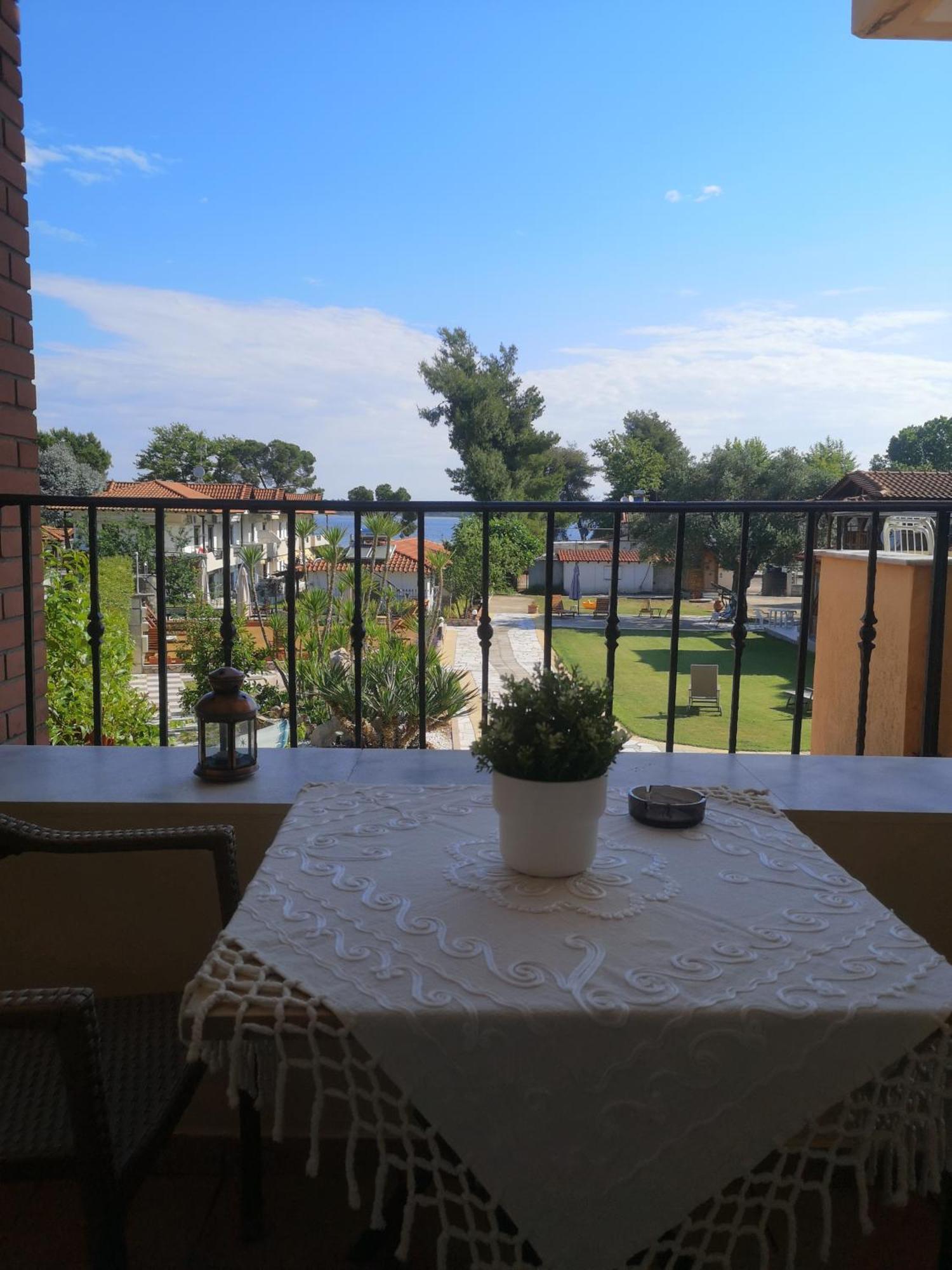 Aparthotel Makis Nest *