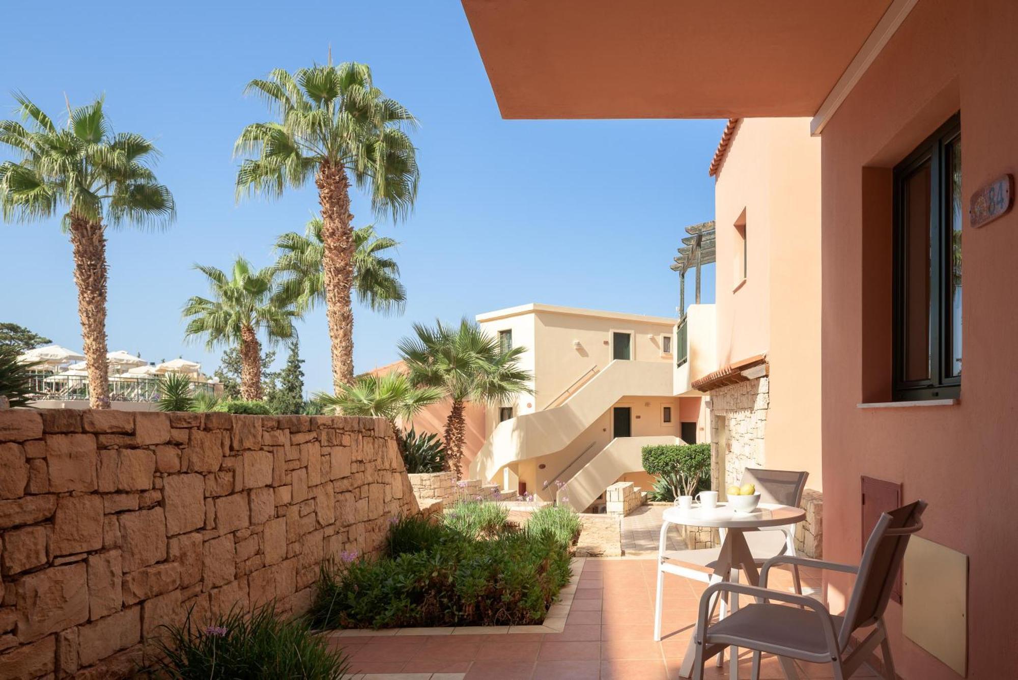 Aparthotel Asterias Village 4*