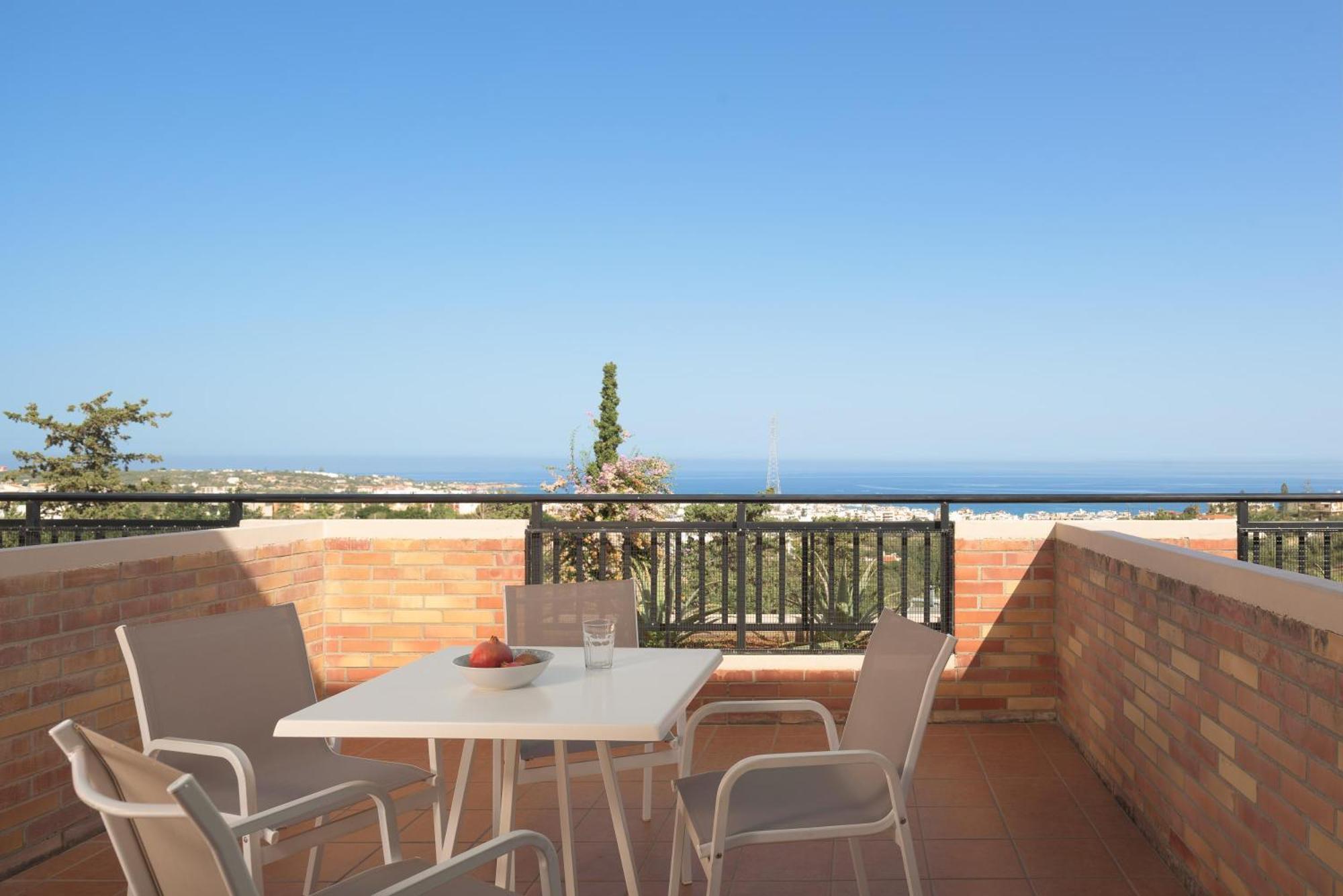 Aparthotel Asterias Village 4*