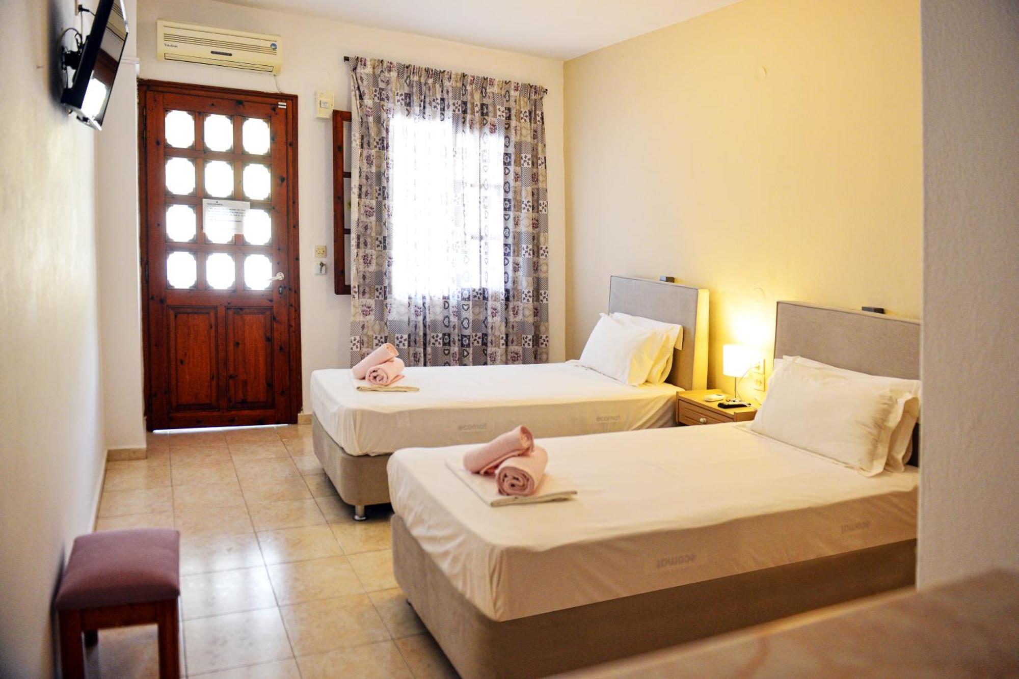 Marina Hotel 2*
