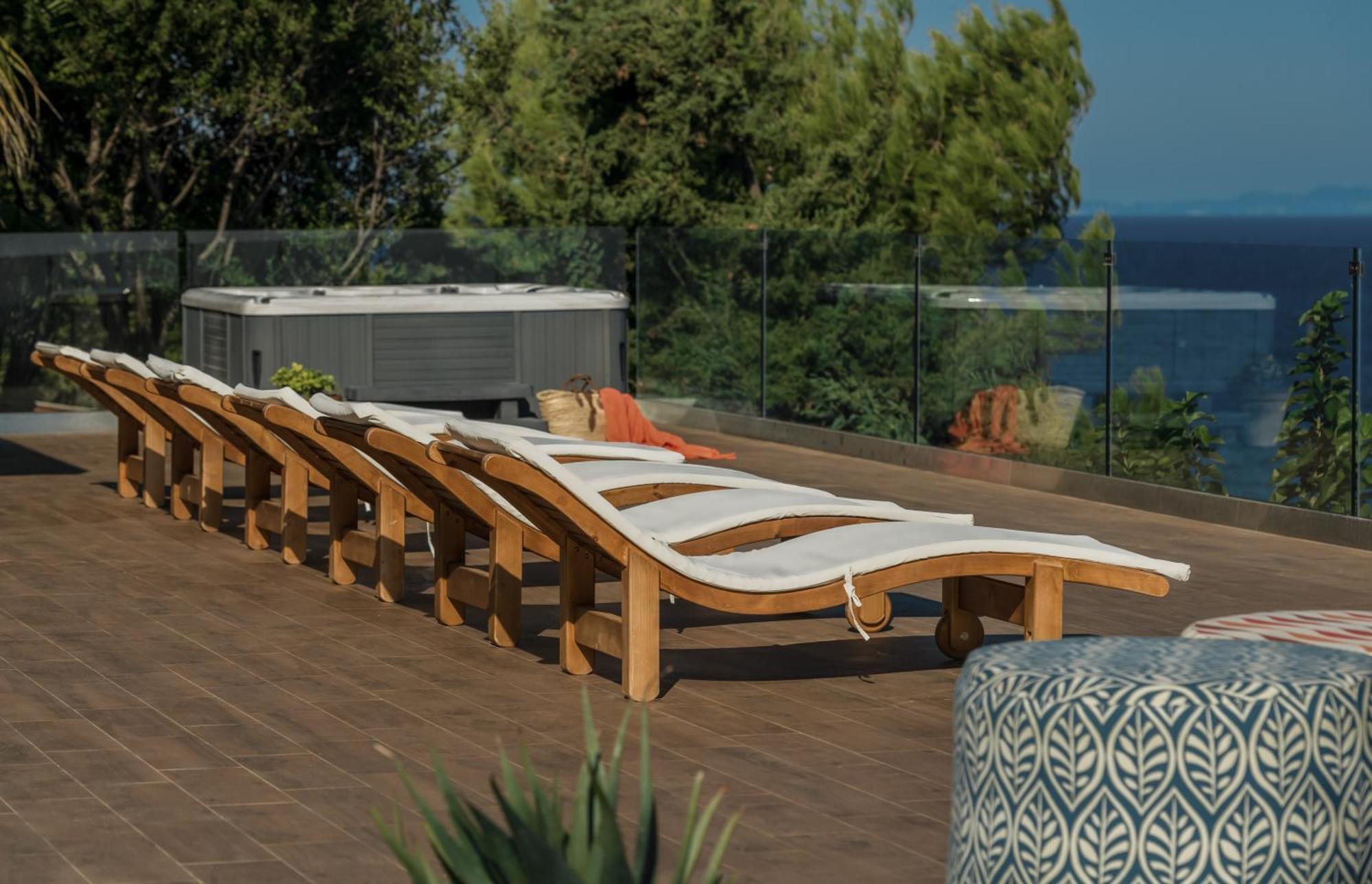 Aparthotel Erietta 4*