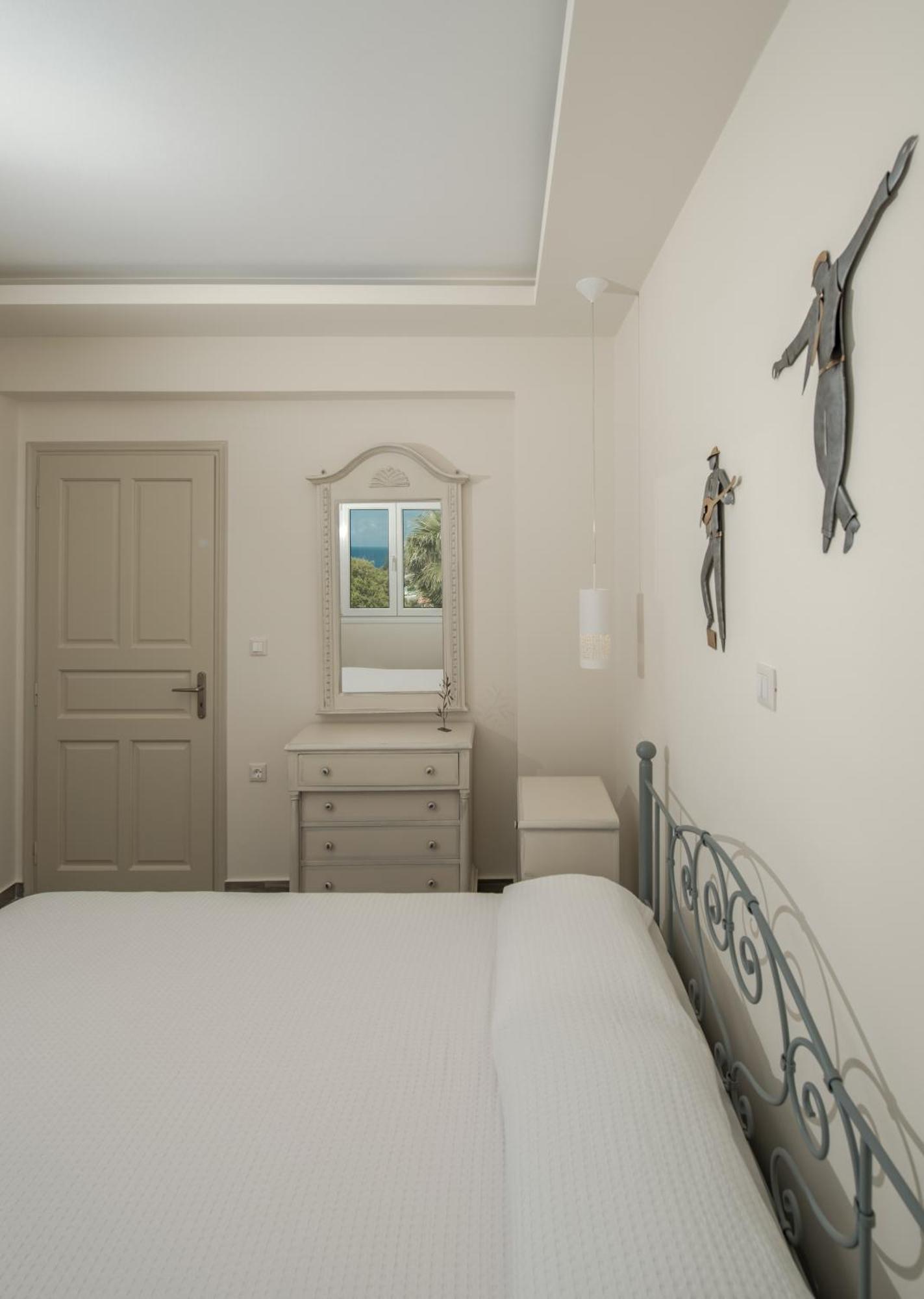Erietta Aparthotel 4*