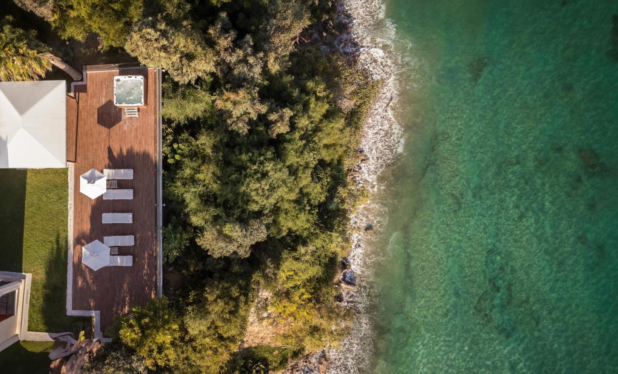 Erietta Aparthotel 4*