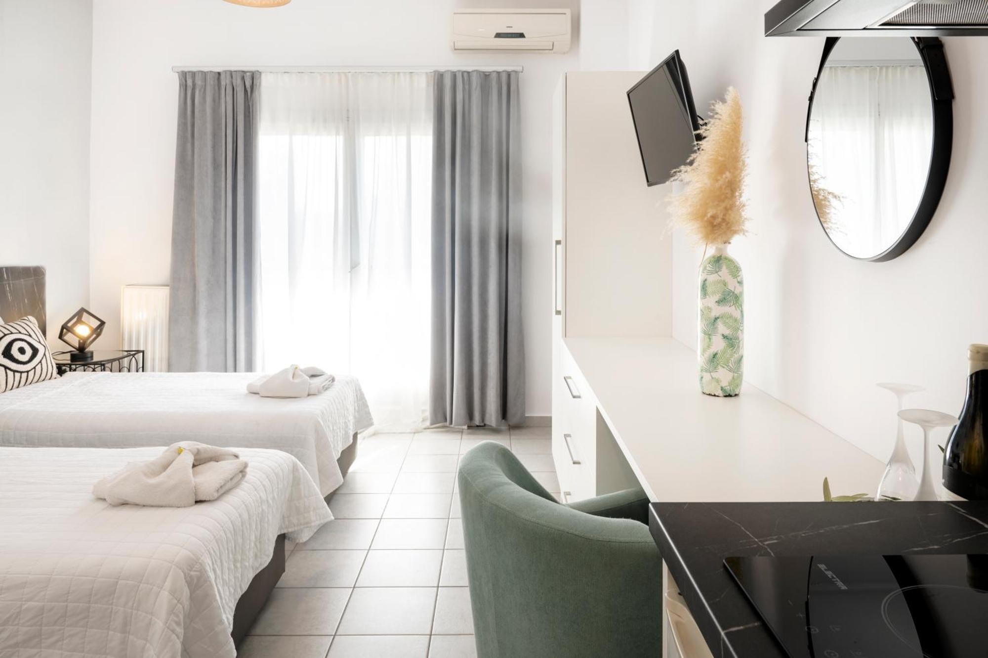 Papanikolaou Aparthotel *