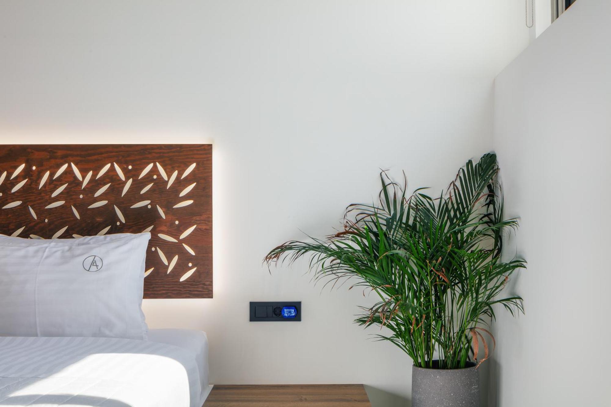 New Modern Villa Domus Rodia With Private Pool & Bbq, 4Km From Nearest Beach * Mariou