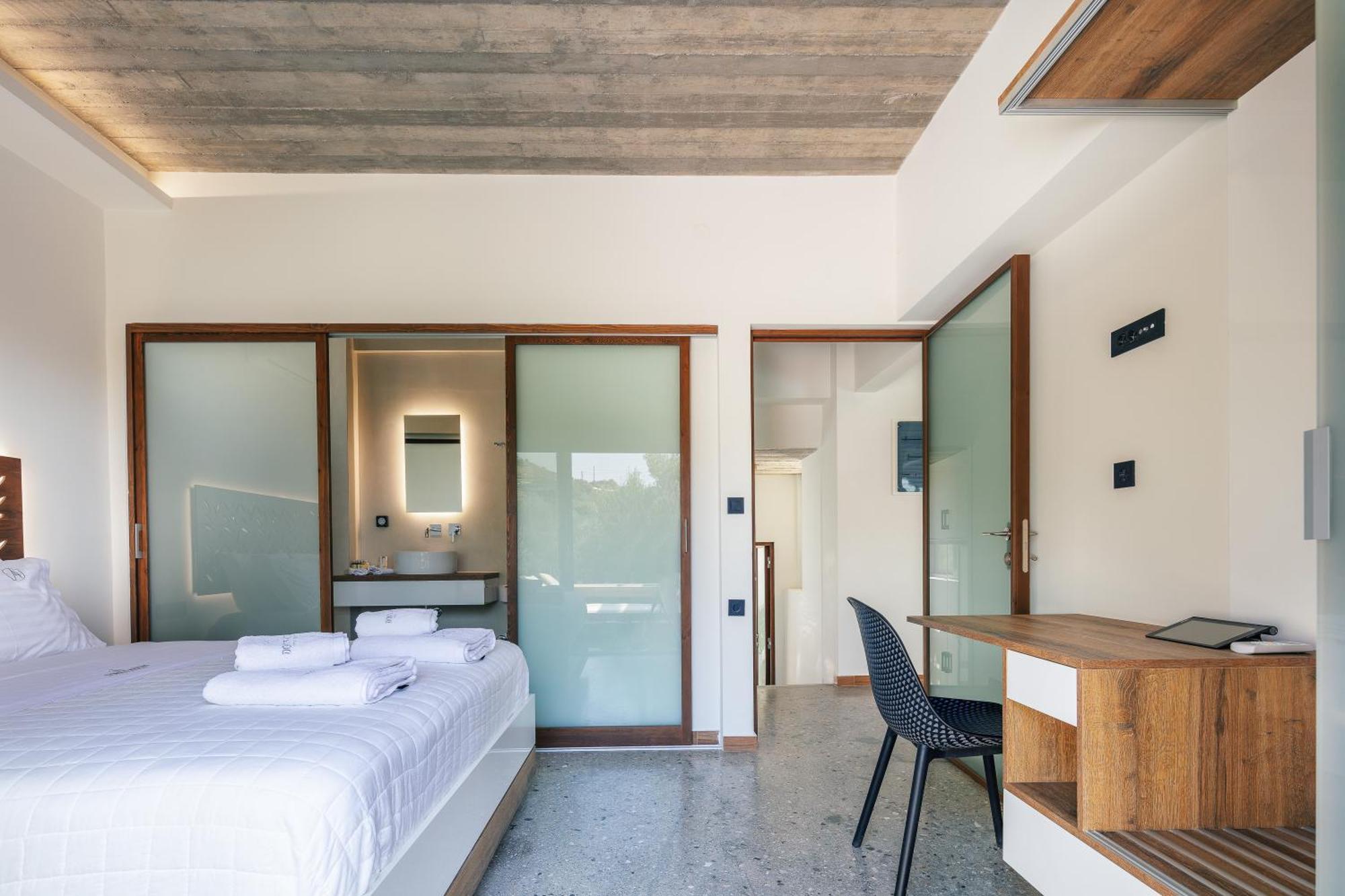 New Modern Villa Domus Rodia With Private Pool & Bbq, 4Km From Nearest Beach Mariou