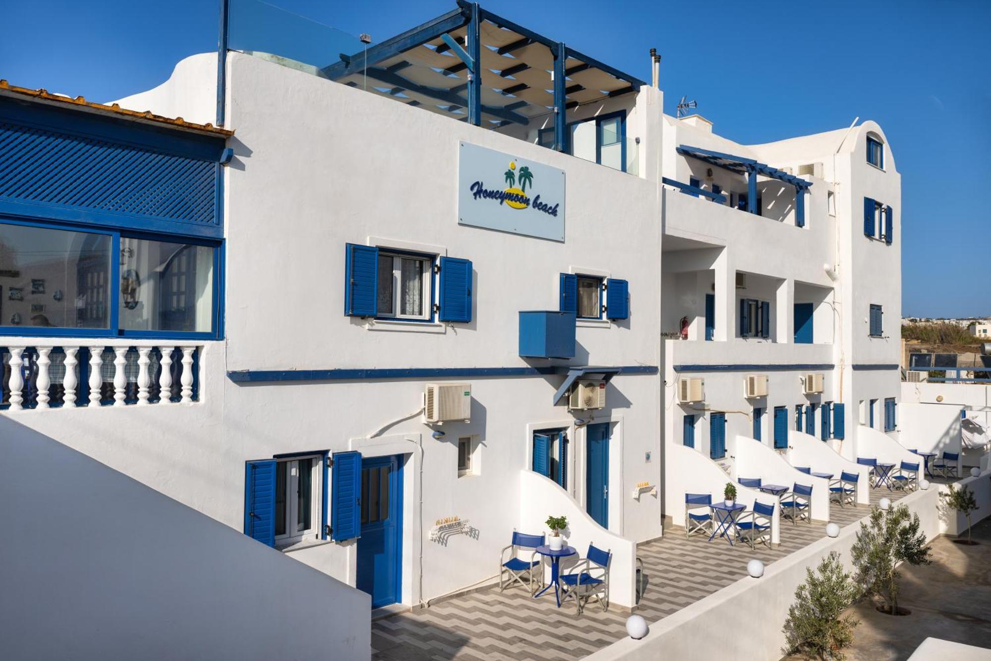 Honeymoon Aparthotel Perivolos (Santorini)