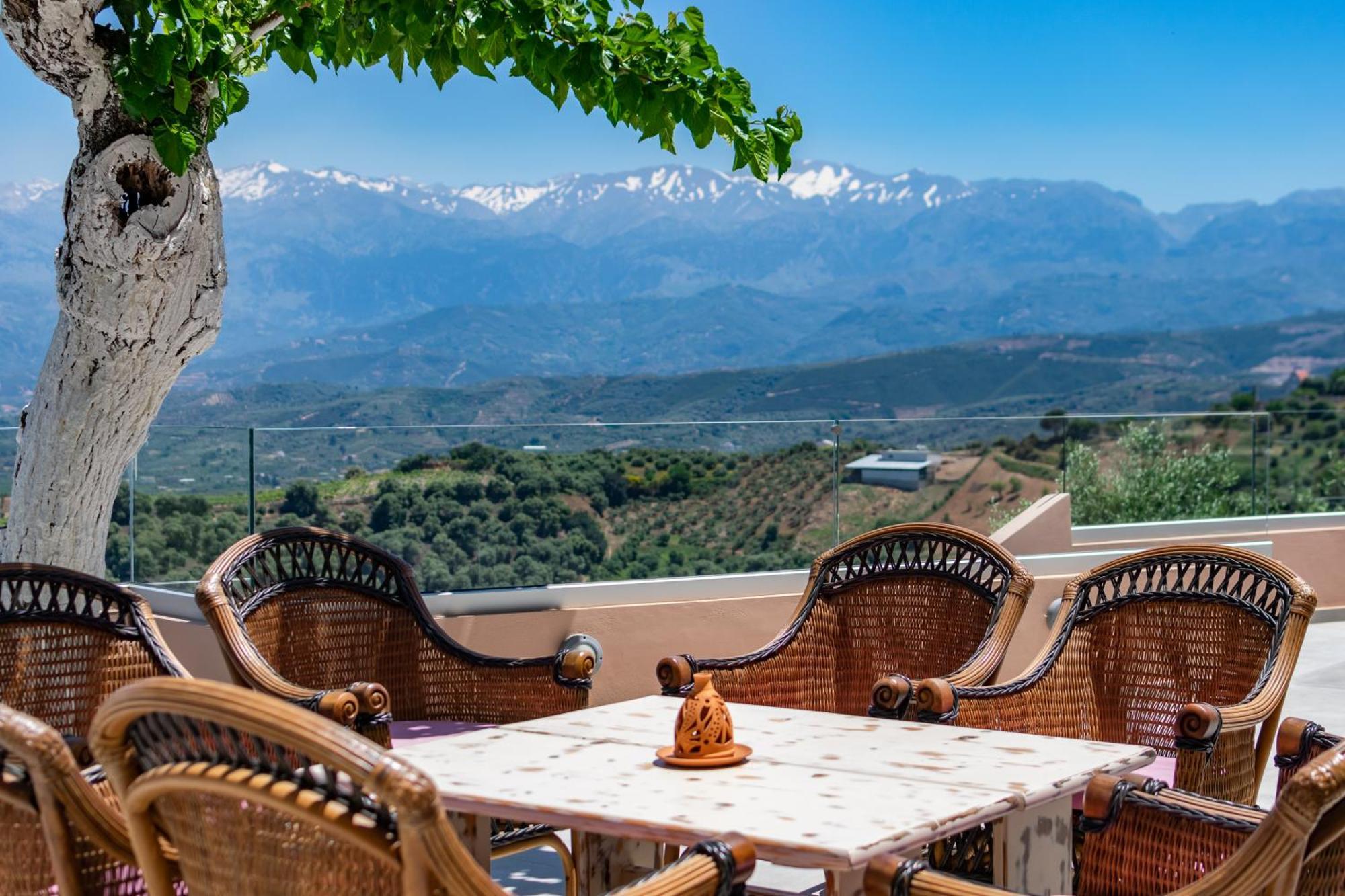 Villa Alexandras's Mansion *