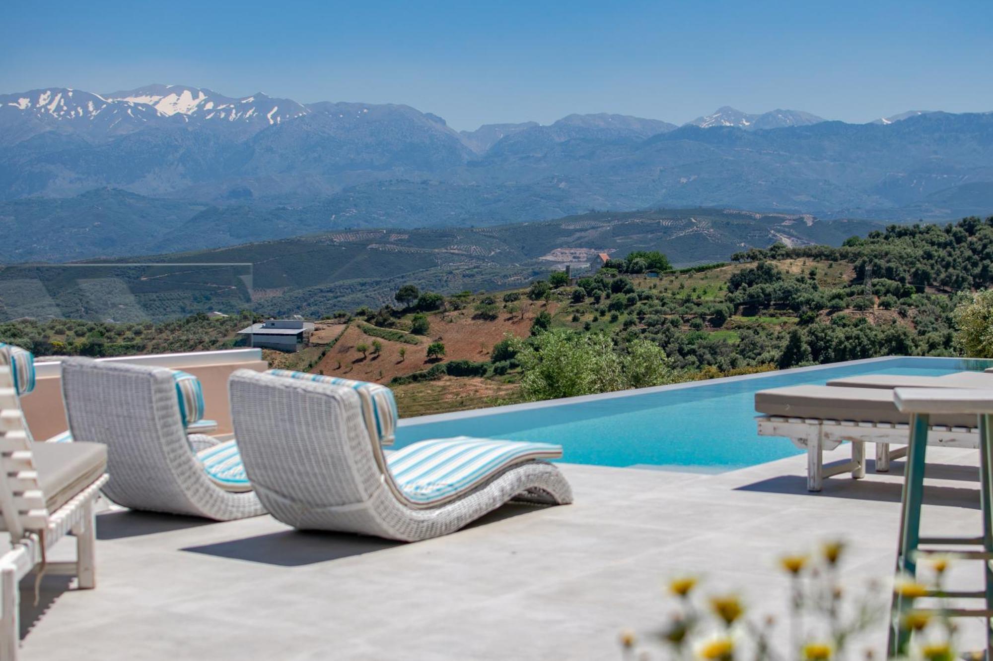 Alexandras's Mansion Villa