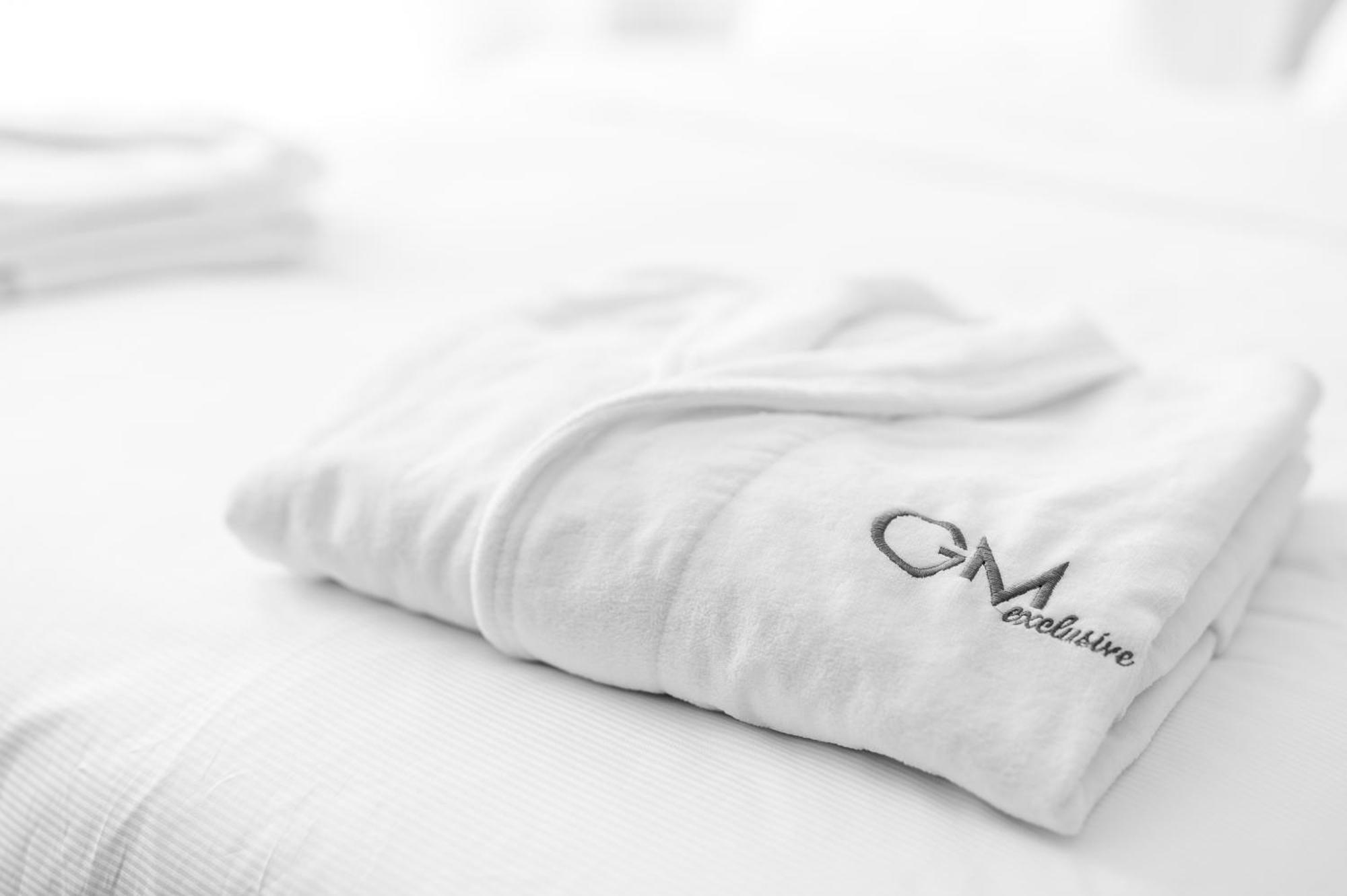 Gm Exclusive Luxury & *